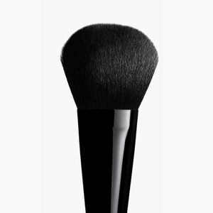 シャネル　エッセンシャルブラシ Chanel Codes Couleur Limited Edition Essential Brush Set