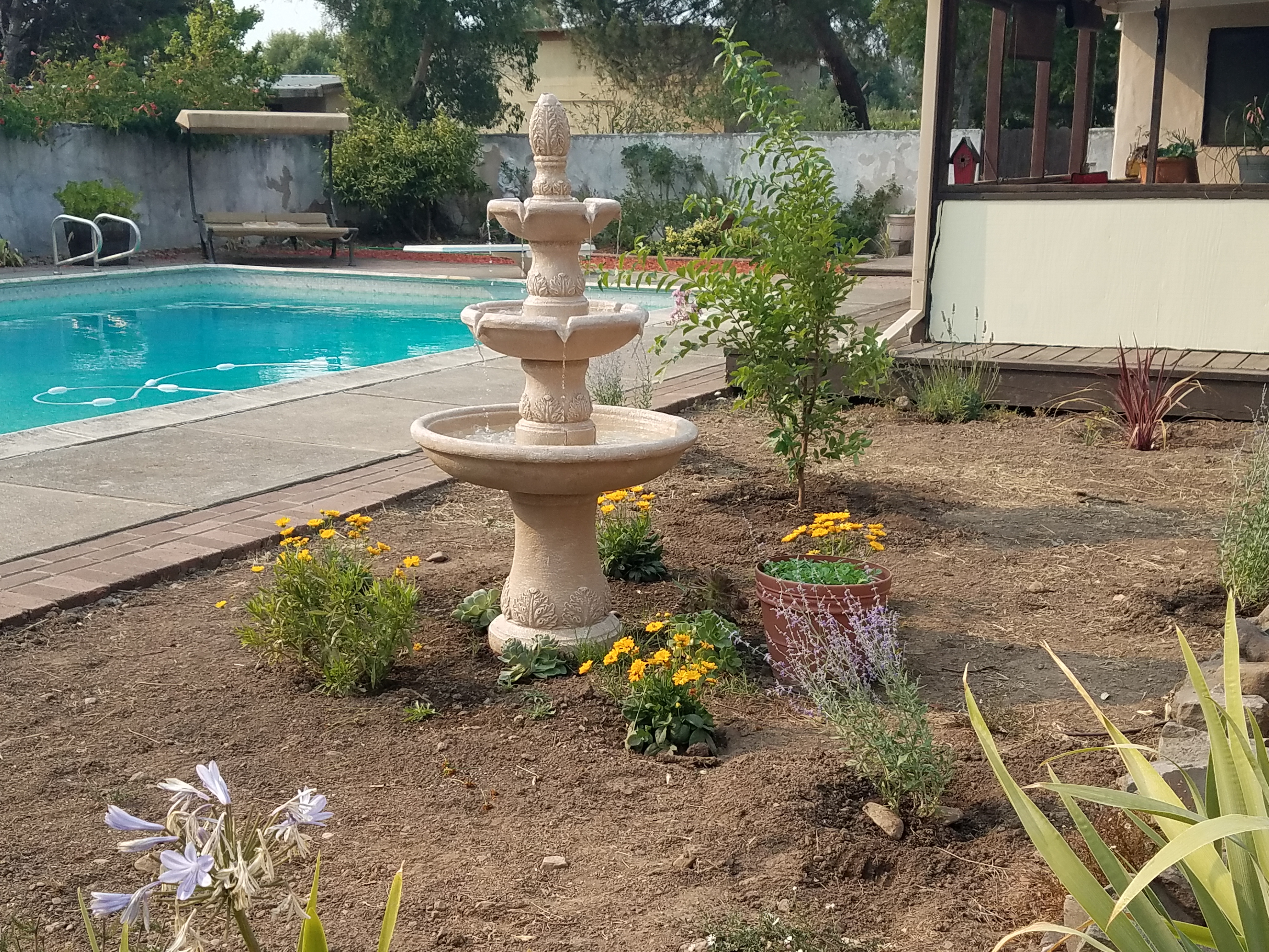 fontaineグリーン Sunnydaze 80 in. 4-Tier Electric Powered Grand Courtyard