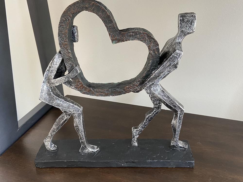 置物 love is strength Amazon.com: 9.7 Inch Couple Sweethearts Lover Hug Ceramic Statue