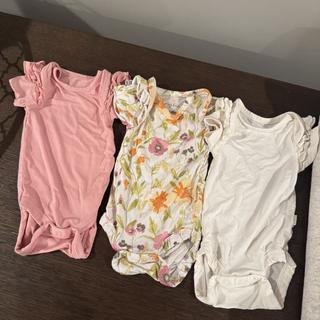 Submitted by Newborn Bamboo bodysuits