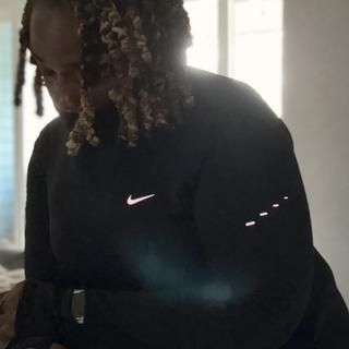 Enviado por Nike Fitted