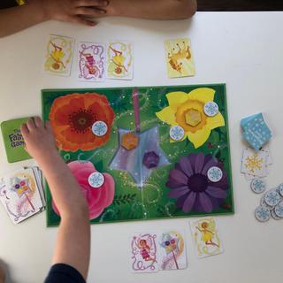 three year old draws a card