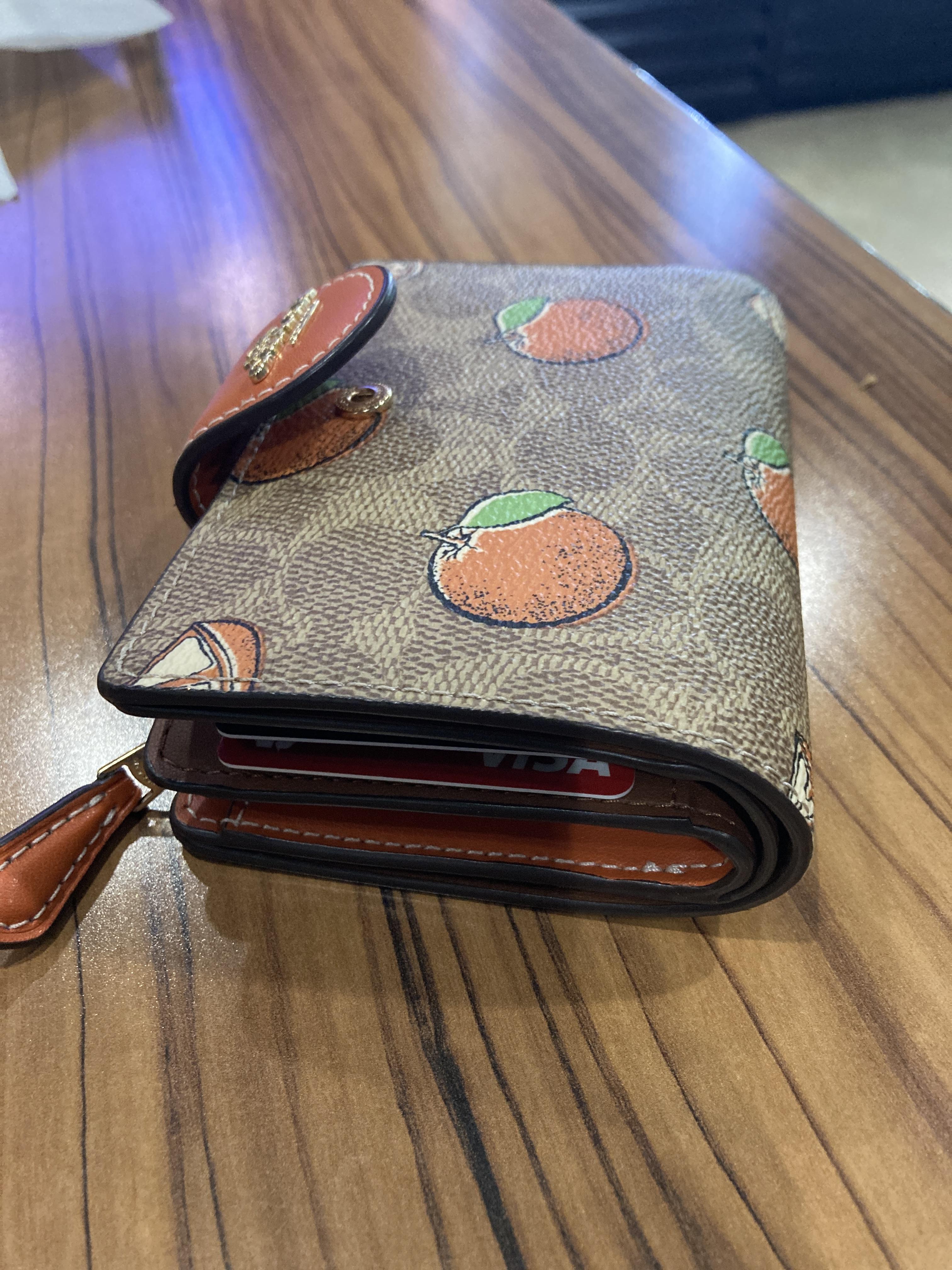 COACH® Outlet | Medium Corner Zip Wallet