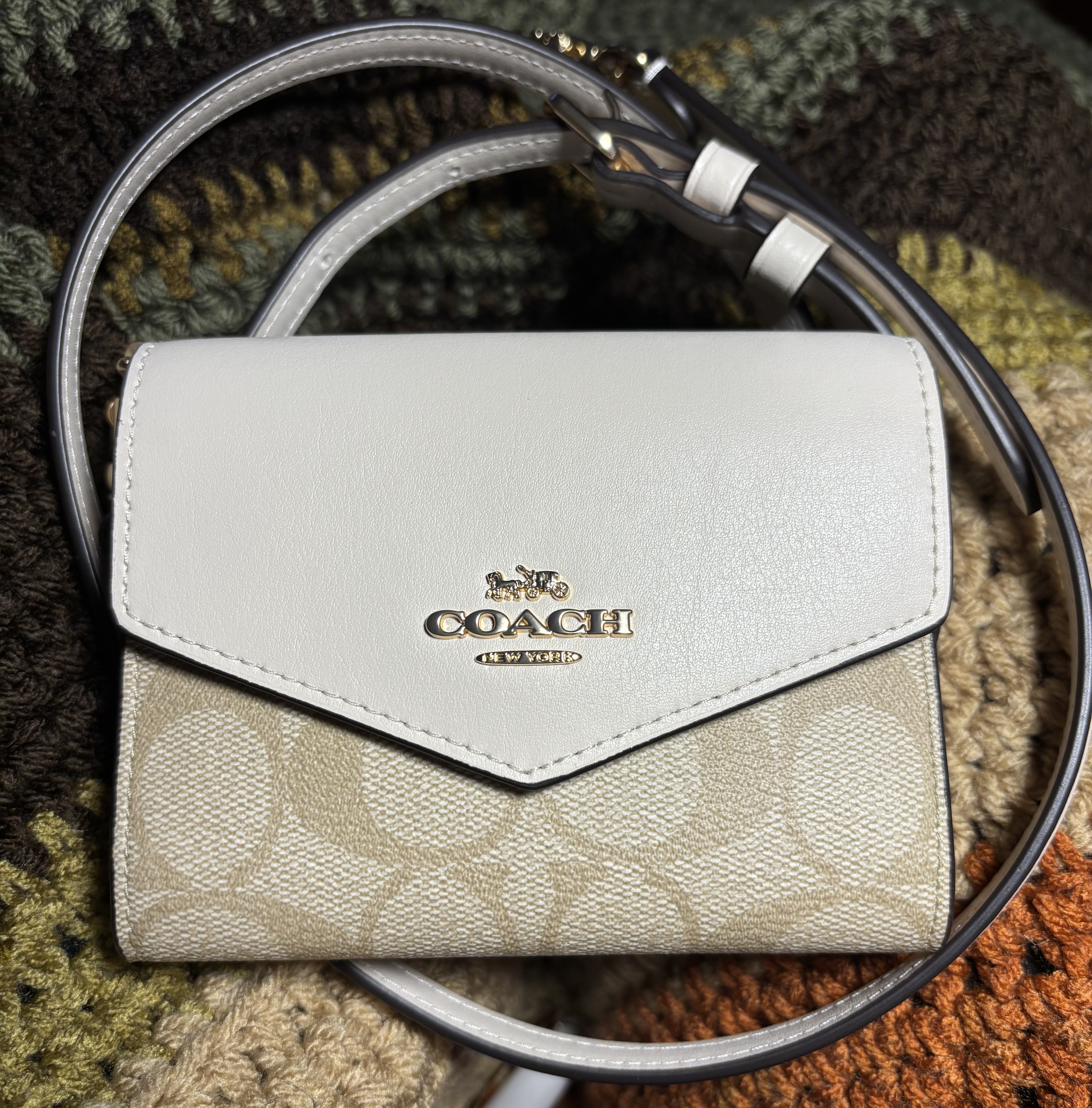 COACH® Outlet | Mini Envelope Wallet With Strap In Signature