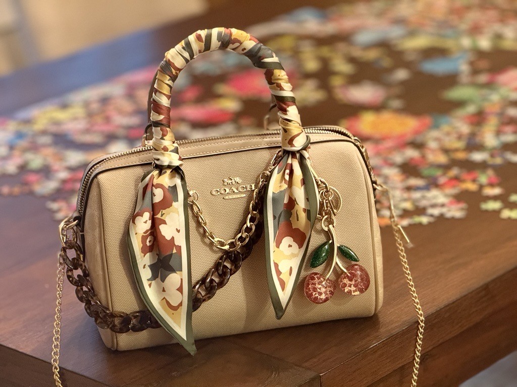 【COACH】Rowan Satchel トートバッグ フルーツ柄 2WAY COACH】Rowan Satchel トートバッグ フルーツ柄 2WAY