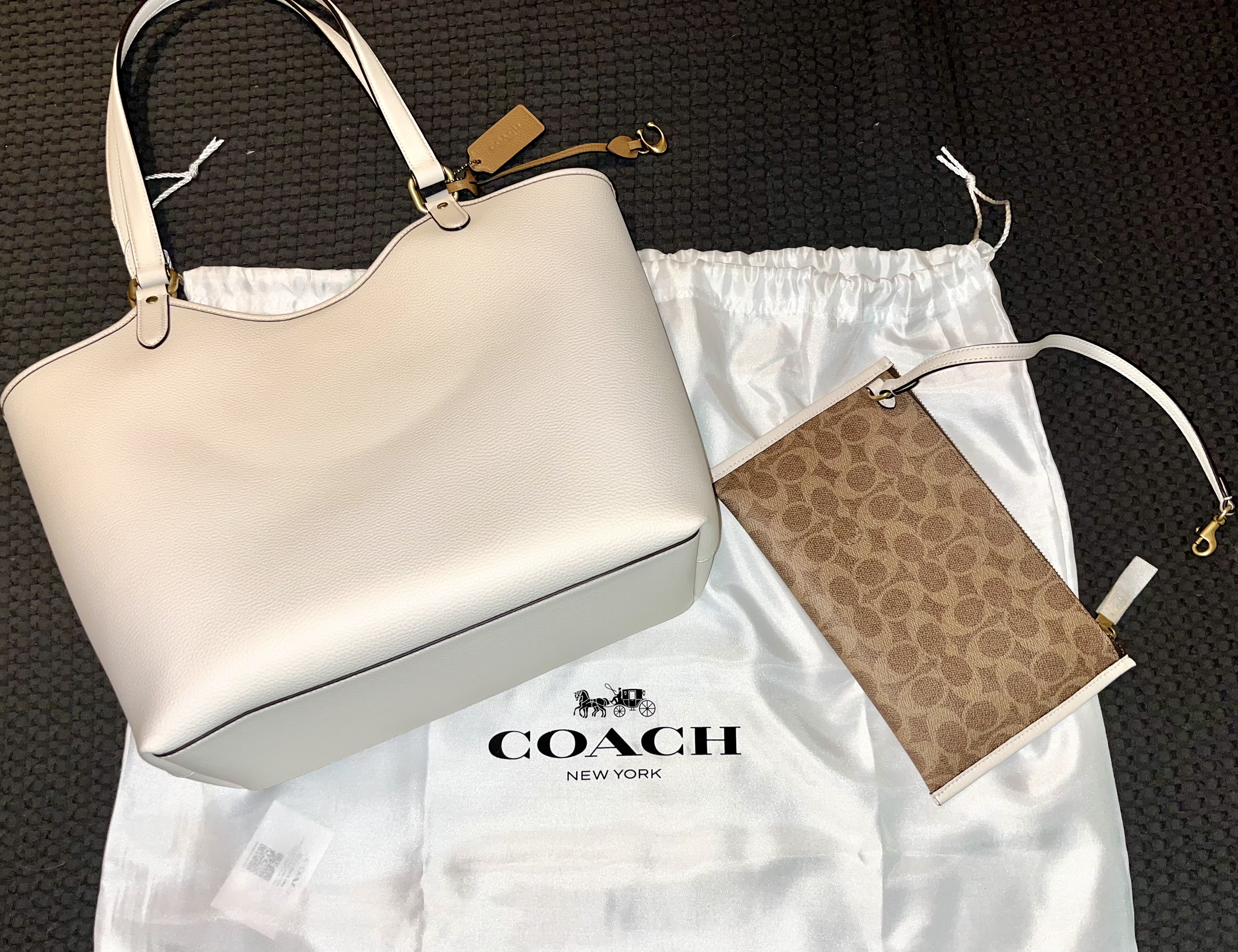 COACH® Outlet | Day Tote Bag