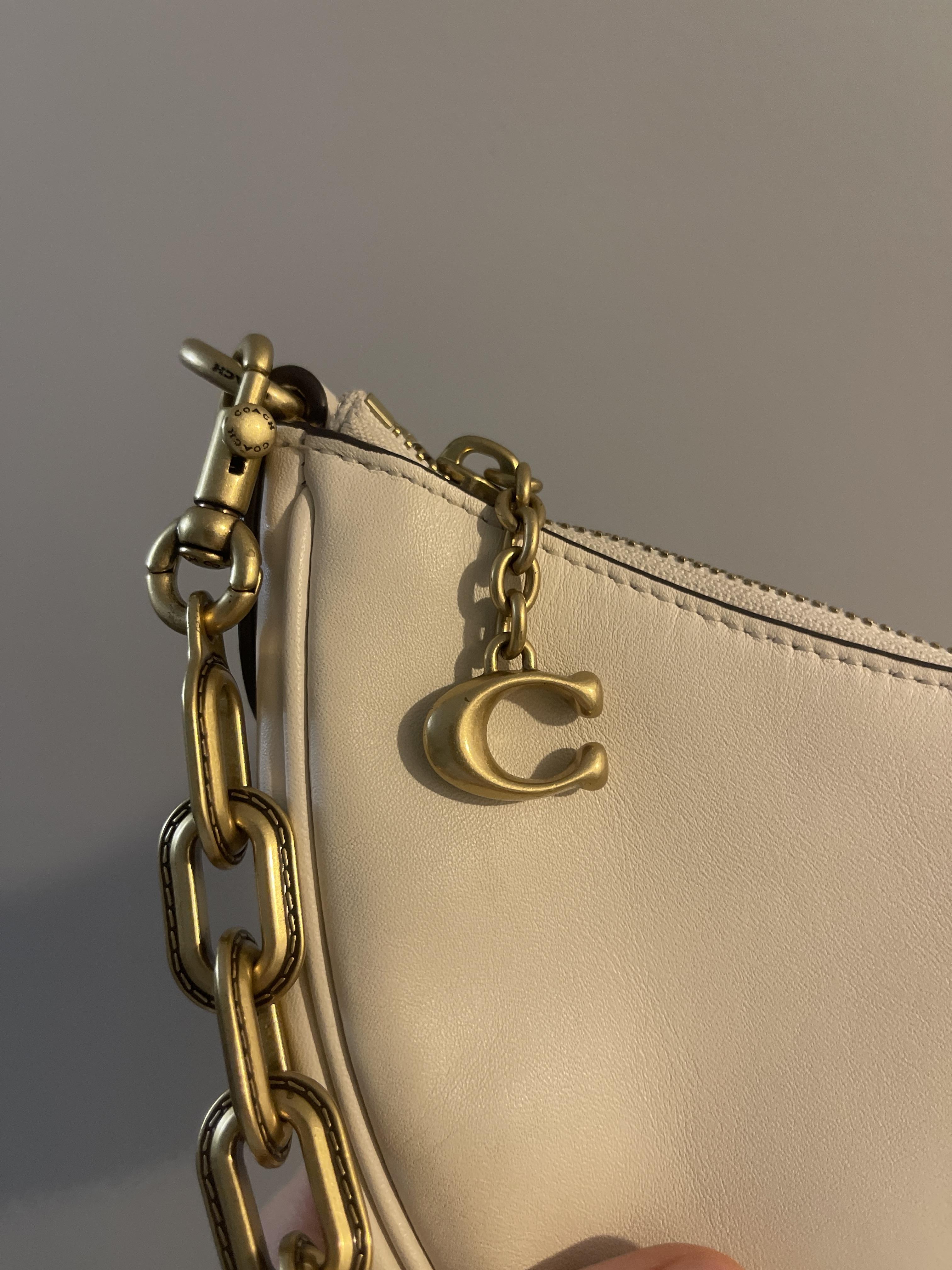 【COACH】送料無料/追跡有 Mira Pillow Quilting 2WAYショルダー COACH Mira Shoulder Bag With Pillow Quilting in Black | Lyst