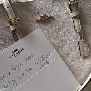 Mollie Tote Bag 25 In Signature Canvas With Heart Charm | Coach