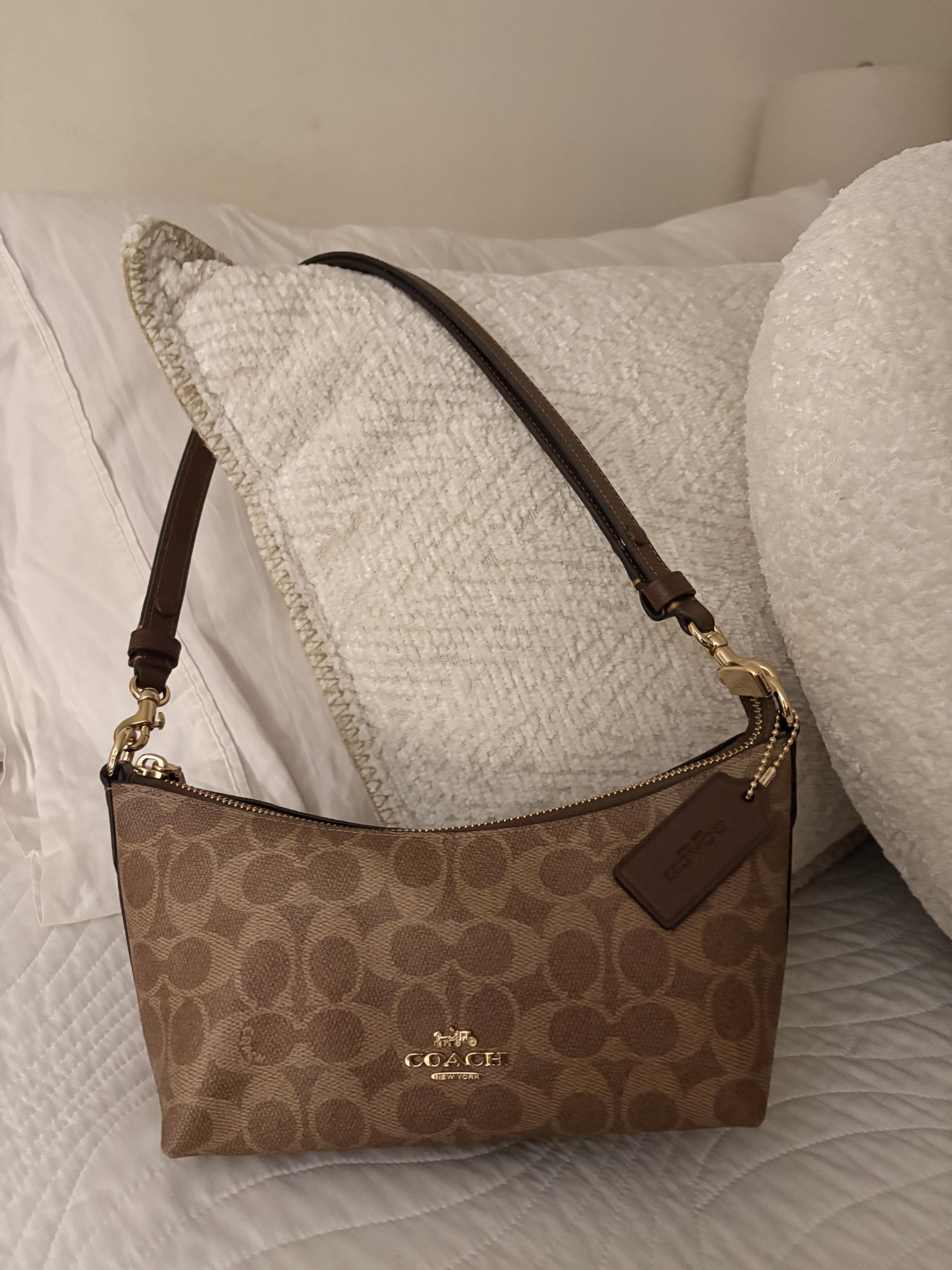 Caitlin Shoulder Bag In Signature Canvas | Coach New Zealand