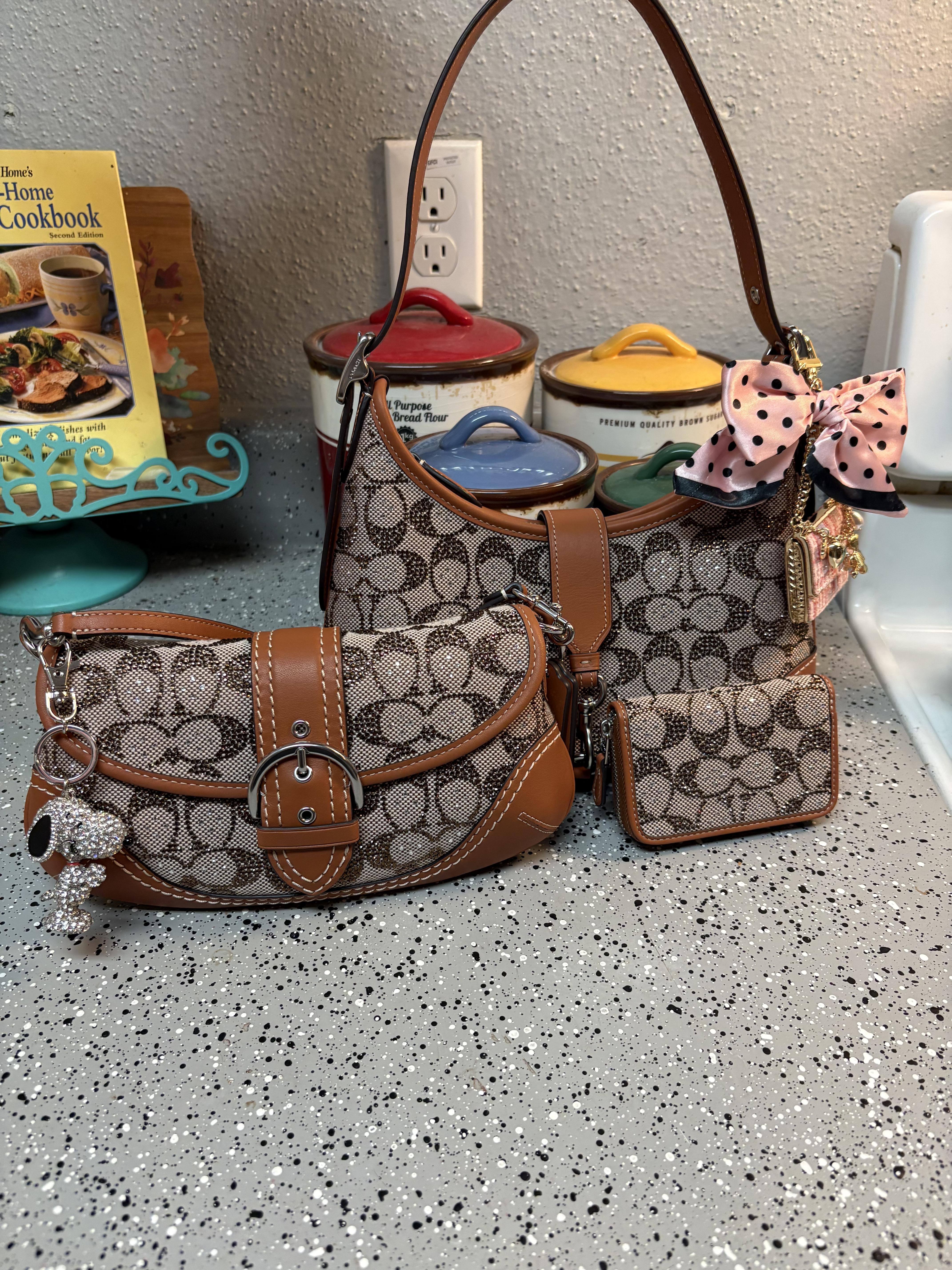 Hamptons Hobo Bag In Crystal Signature Jacquard | Coach New Zealand