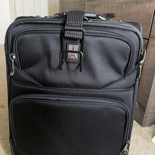 TravelPro® FlightCrew™5 18” Expandable Rollaboard® Bag