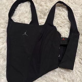 提交者：JCB