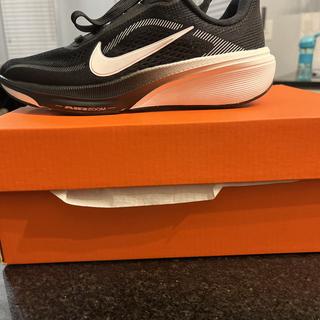 Envoyé par Nike Pegasus 42 Big Kid's Road Running Shoes