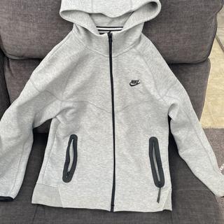 Envoyé par Tech Fleece