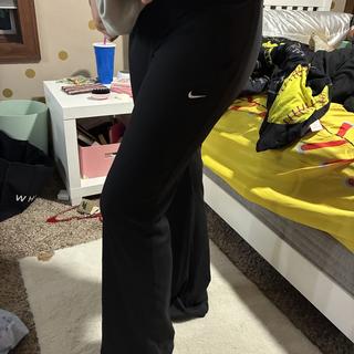 Inviato da Nike pants
