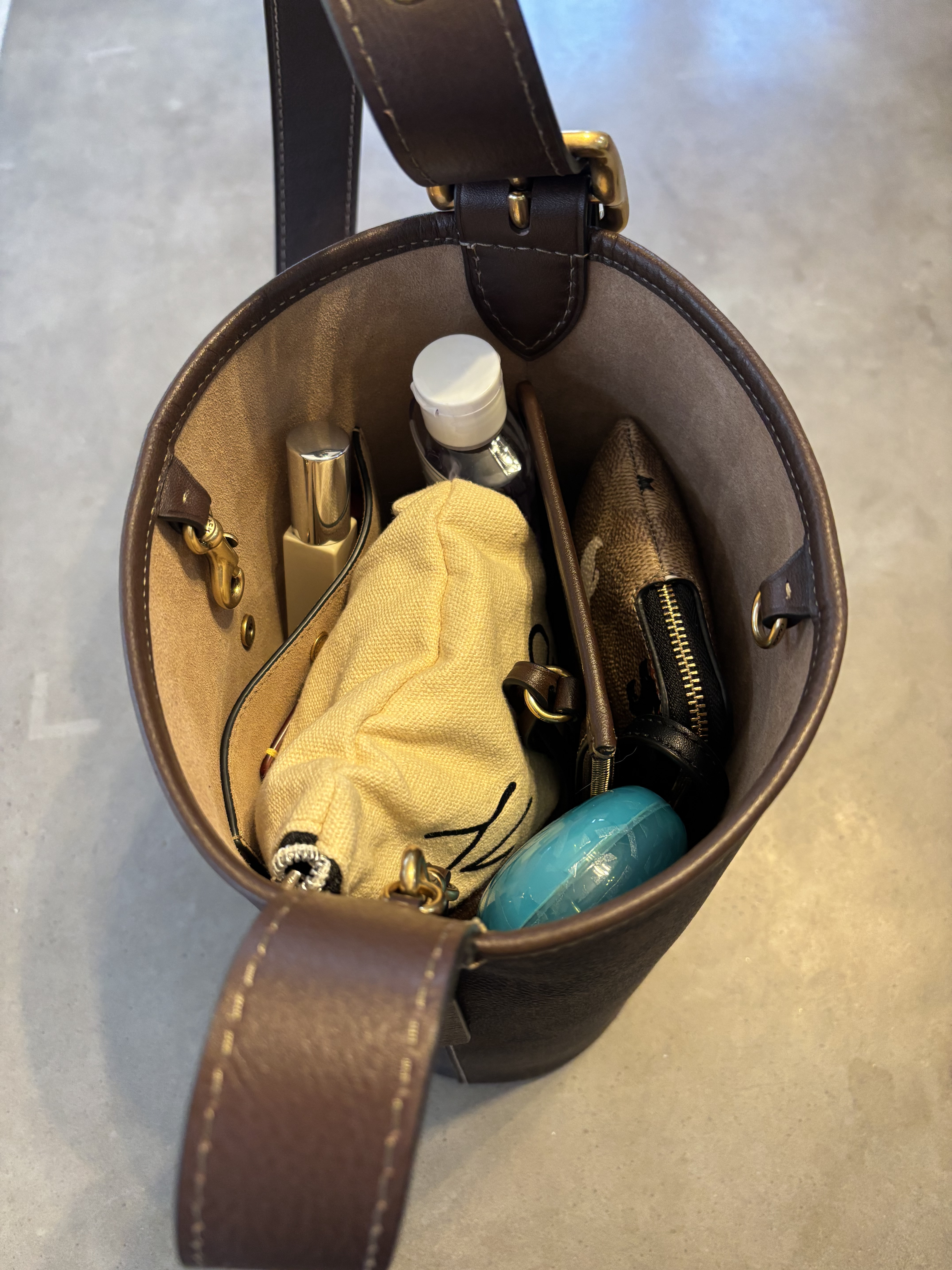 Bleecker Bucket Bag 21 | Bags | Coach | COACH®