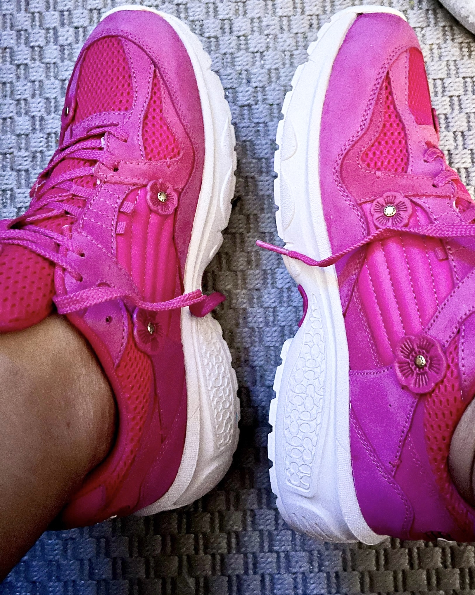 【期間限定】【新品・未使用】コーチCOACH ドライビングシューズ6.5 ピンク コーチ COACH A2273 シグネチャー 2way ハンド ショルダー バッグ