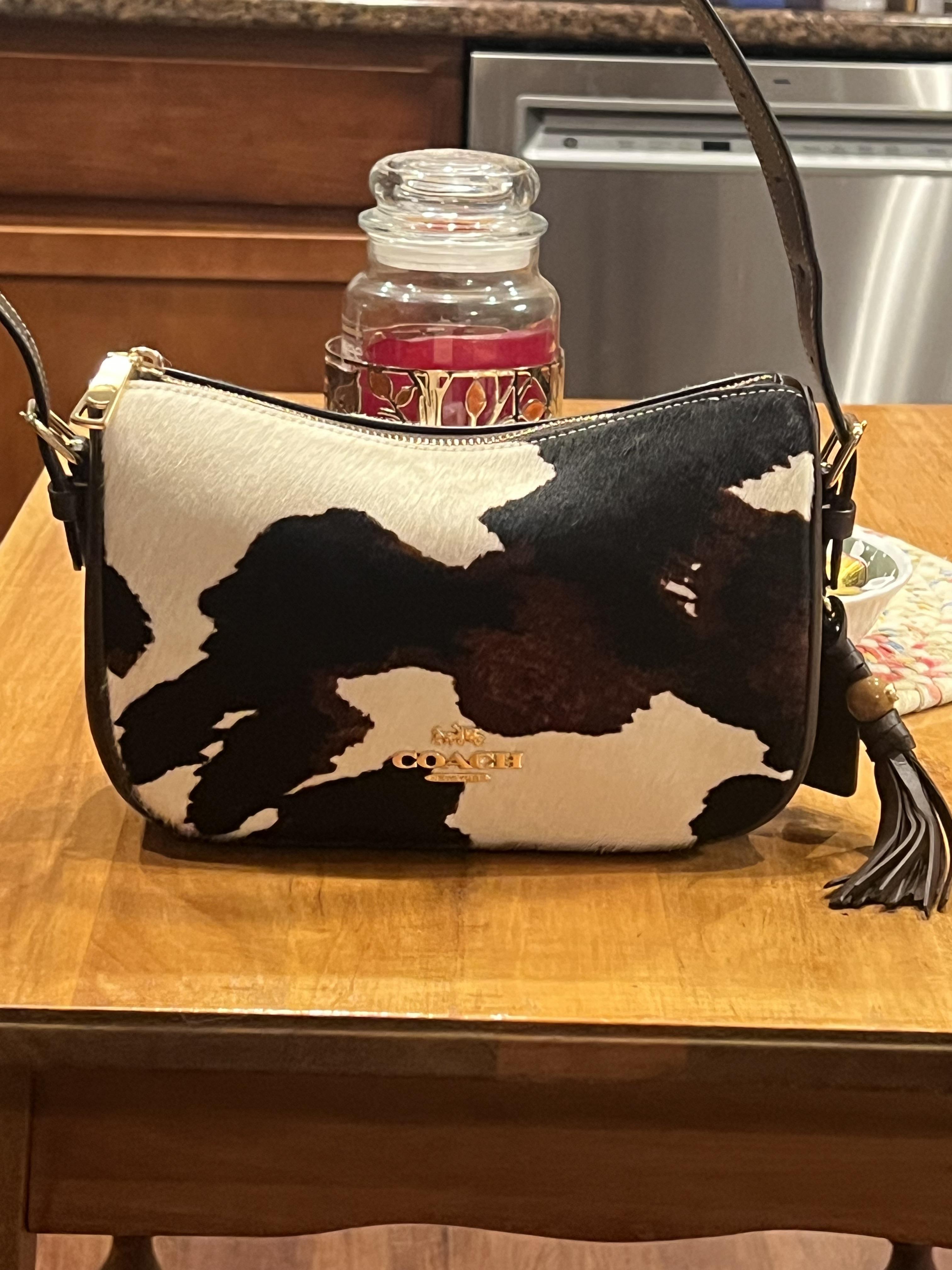 CCU SHOULDER BAG/COW NUBUCK CCU SHOULDER BAG/COW NUBUCK 2024 CCU 