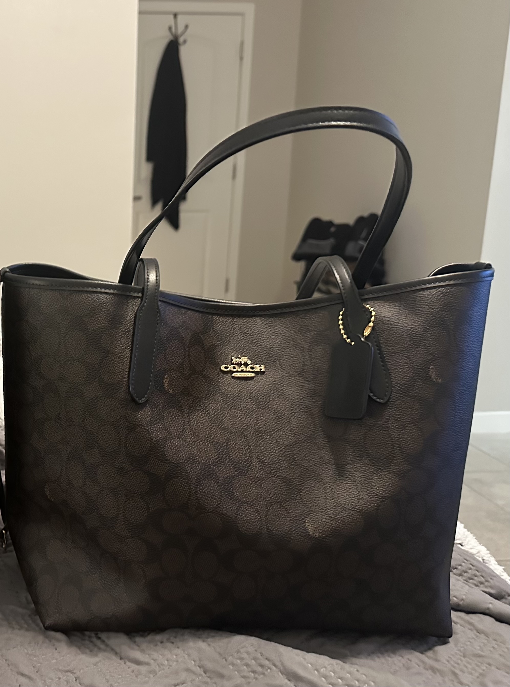 City Tote Bag In Signature Canvas | Bags | Coach | COACH®