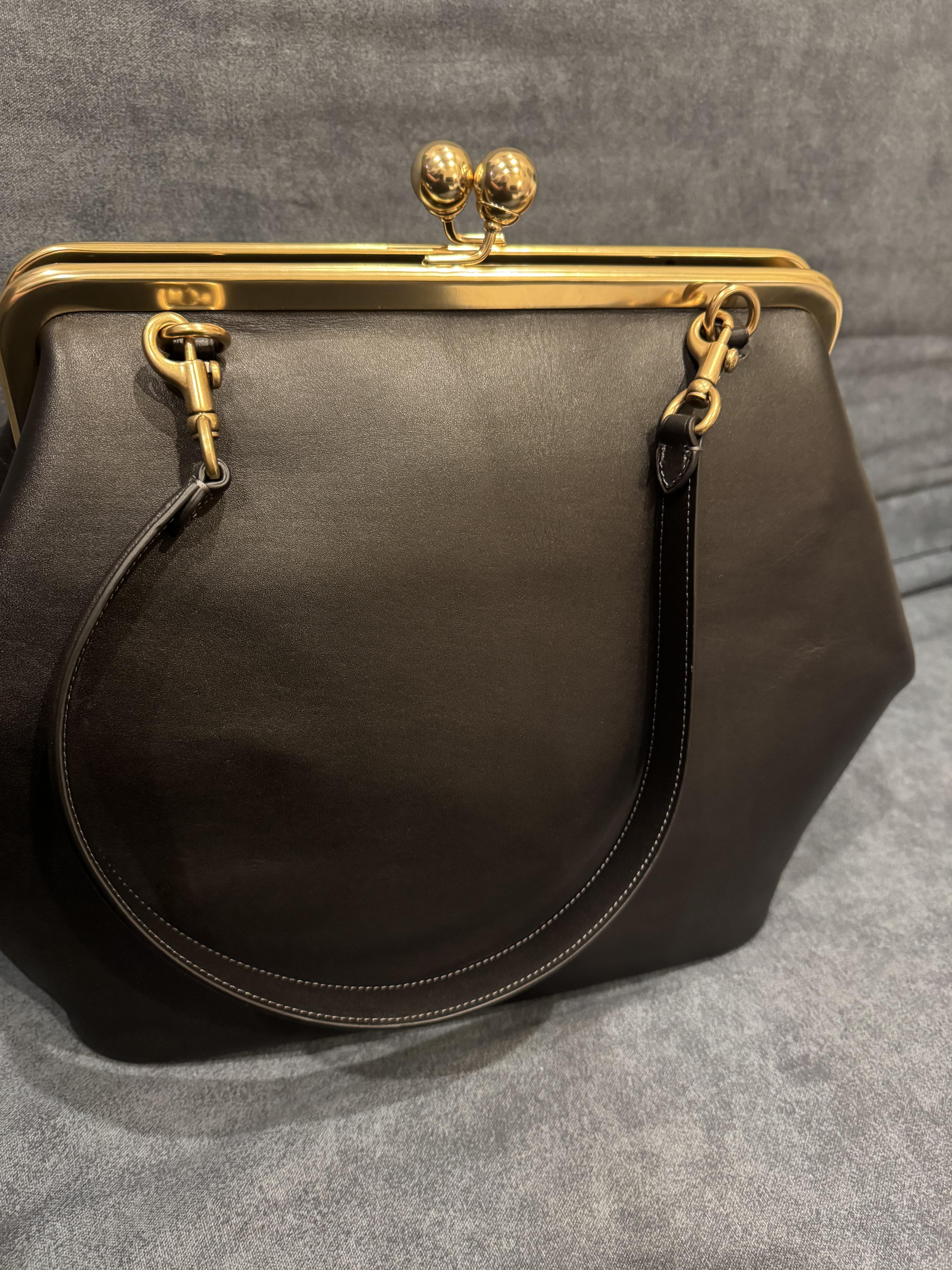 バッグ Coach Legacy Chain Kiss Lock Bag Leather COACH Vintage Parker Kisslock Cowhide Leather Black 13621 | eBay