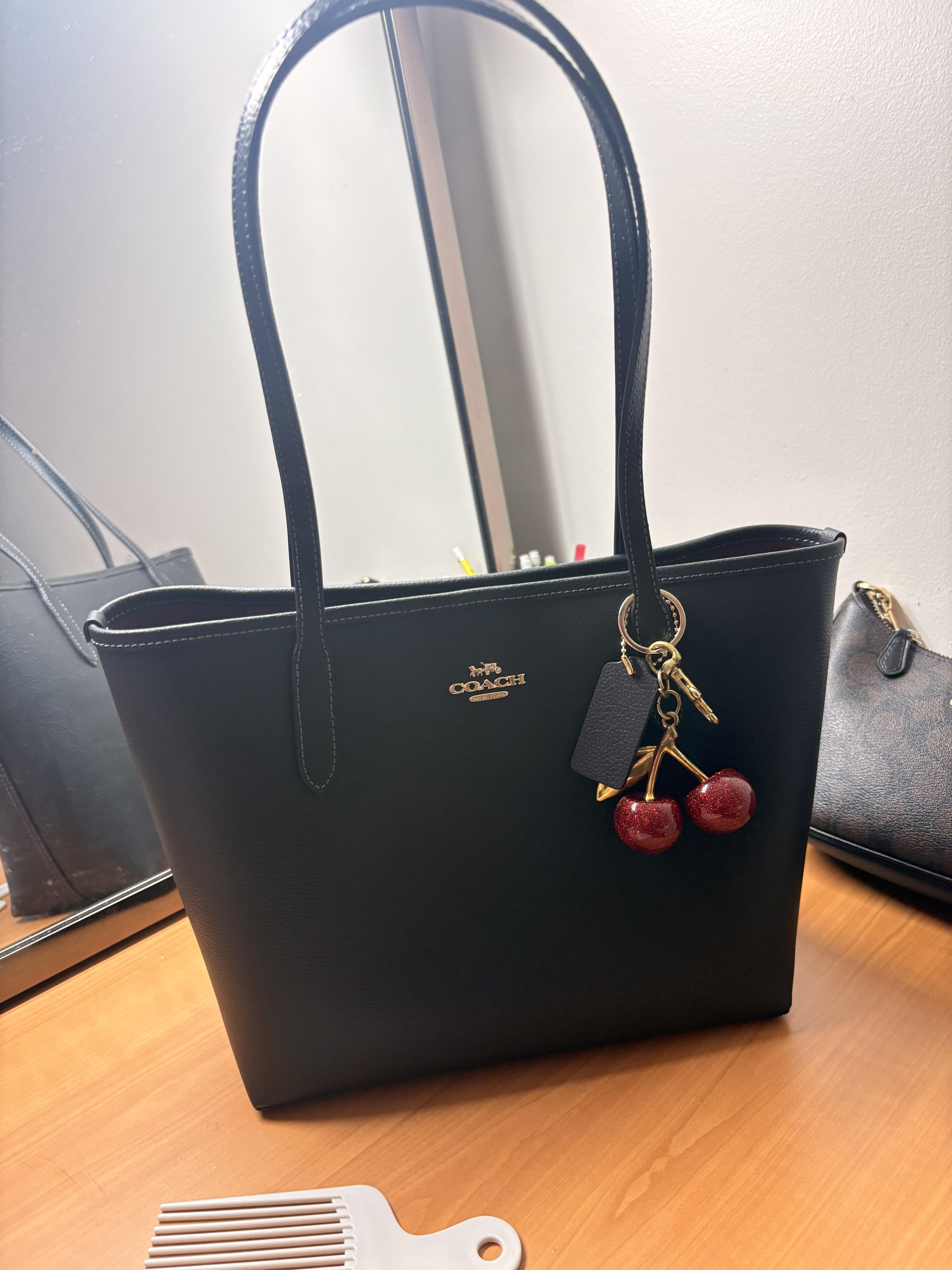 Medium City Tote Bag In Signature Canvas | Bags | Coach | COACH®