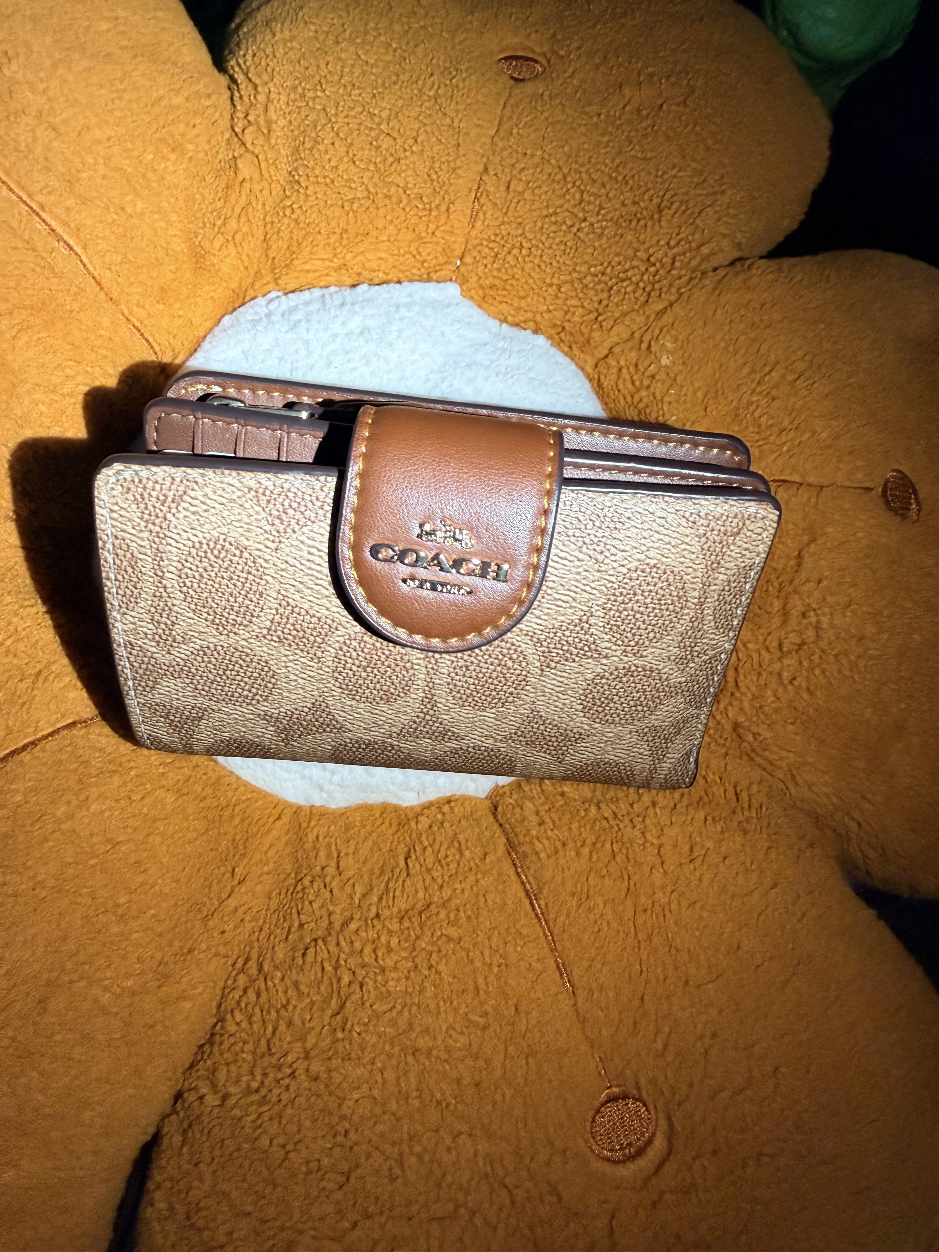 Medium Corner Zip Wallet In Signature Canvas | Wallets | Coach