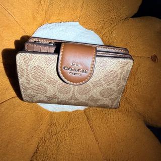 Medium Corner Zip Wallet In Signature Canvas | COACH®