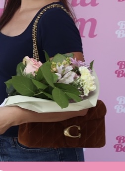 COACH シグネチャー ショルダーバッグ タッセルy2k 蝶々チャーム付 Tabby Shoulder Bag 26, Inspired by Shan Yichun | Bags | Coach | COACH®