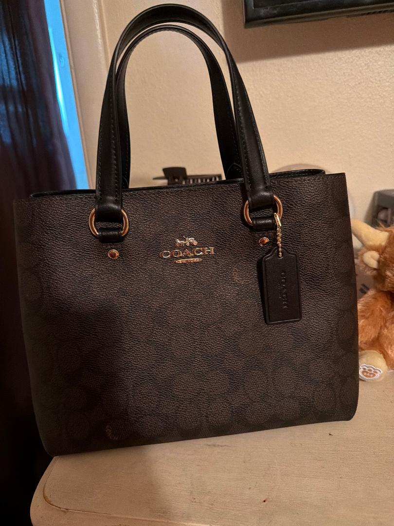 バッグ COACH handbag Signature carryall Station Carryall Bag In Signature Canvas | Bags | Coach | COACH®