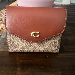 Restored Wyn Small Wallet In Colorblock Signature Canvas | COACH®