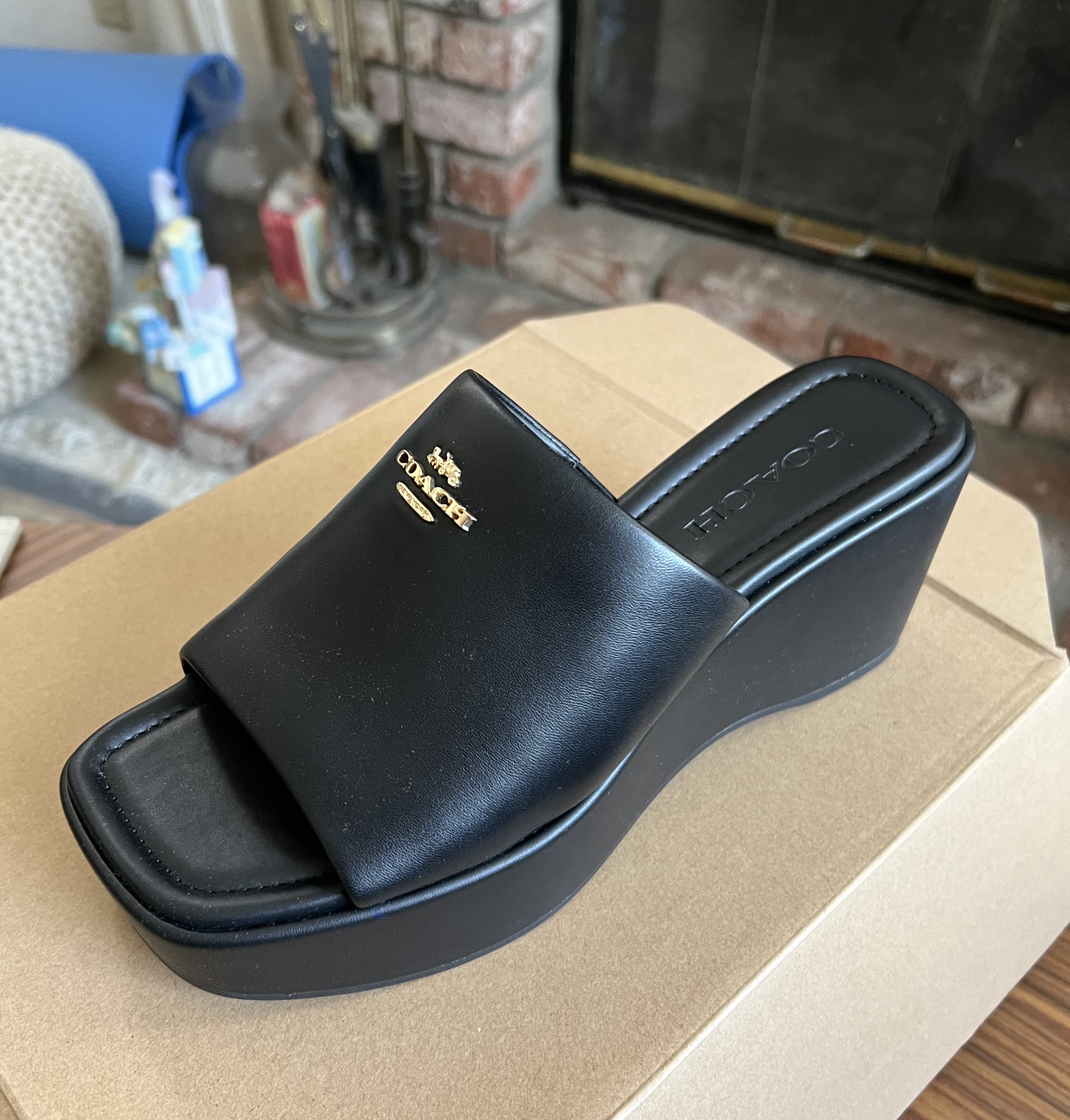 新品未使用COACH PHOEBE LTH PLTFRM サンダル 22 cm Phoebe Platform Sandal | Other Shoes | Coach | COACH®