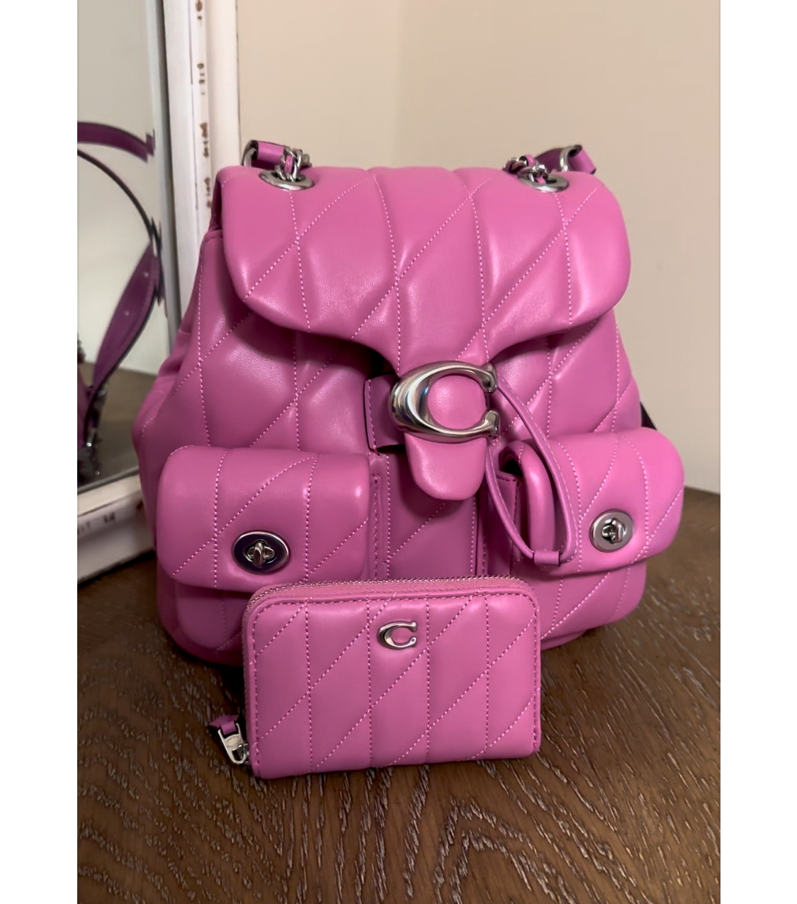 Essential Small Zip Around Card Case With Quilting And Heart Print