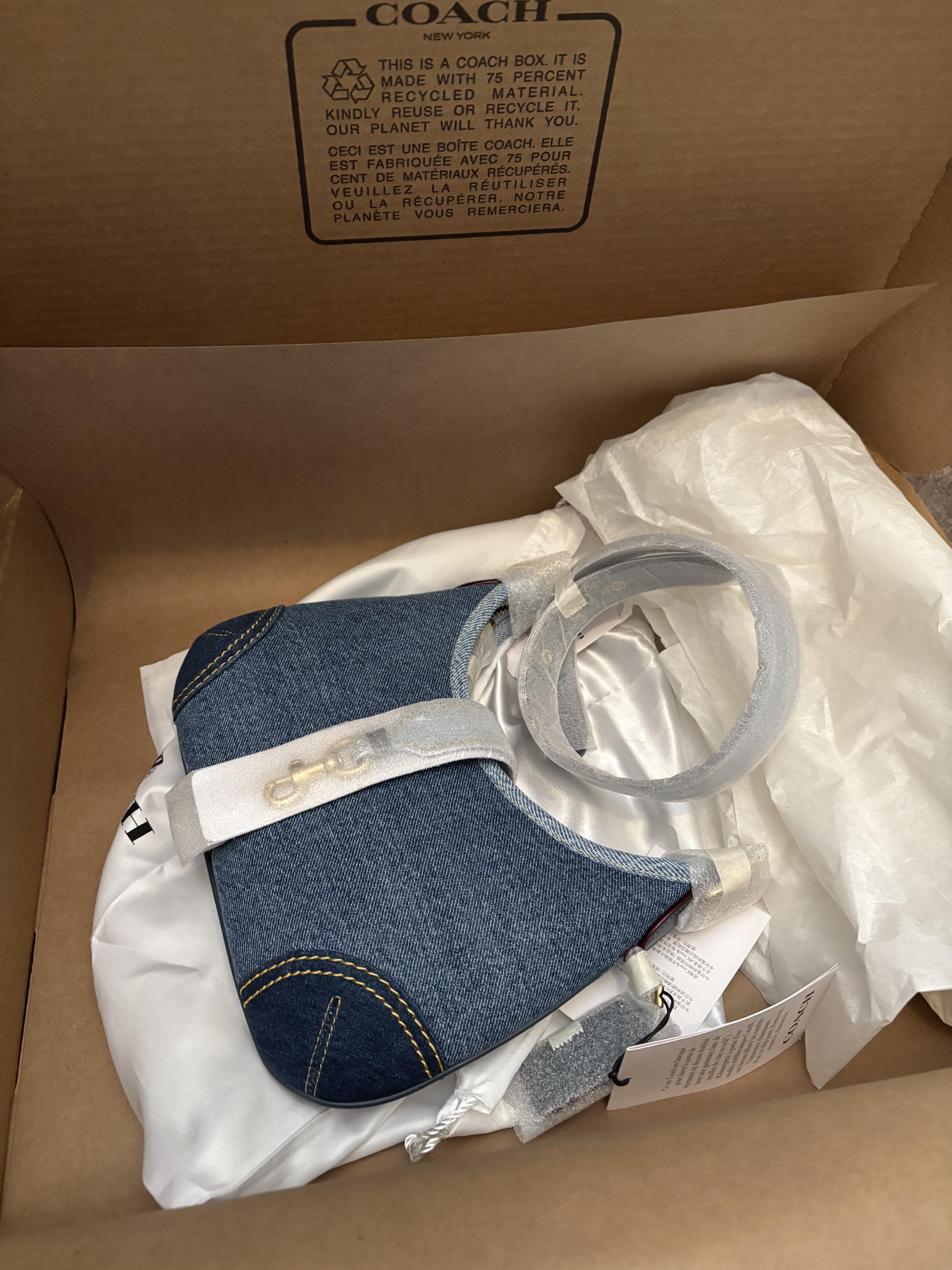 Hamptons Hobo Bag In Signature Jacquard | Bags | Coach | COACH®