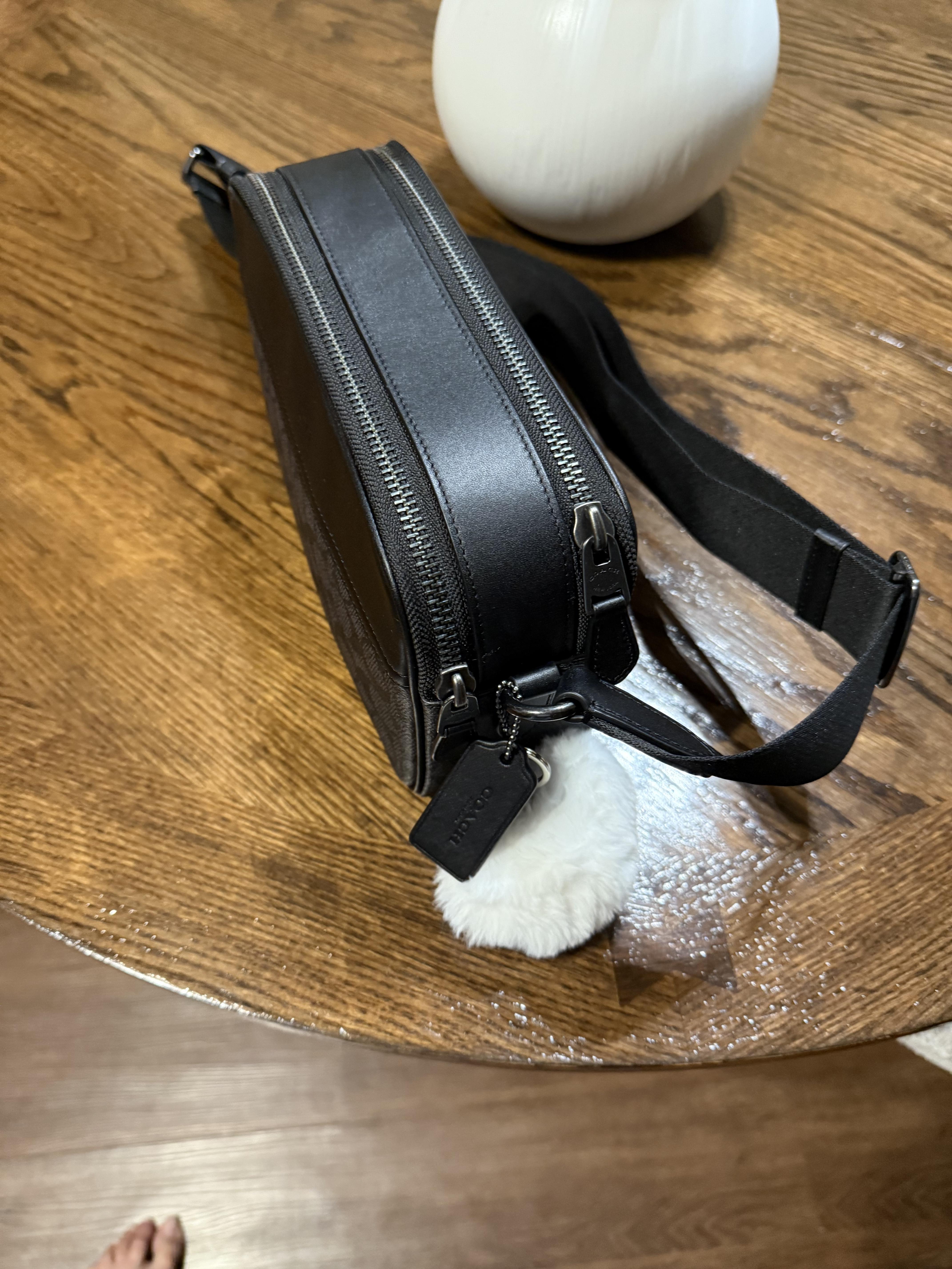 新品COACH NWT COACH Women Medium Corner Zip Wallet In Signature Leather