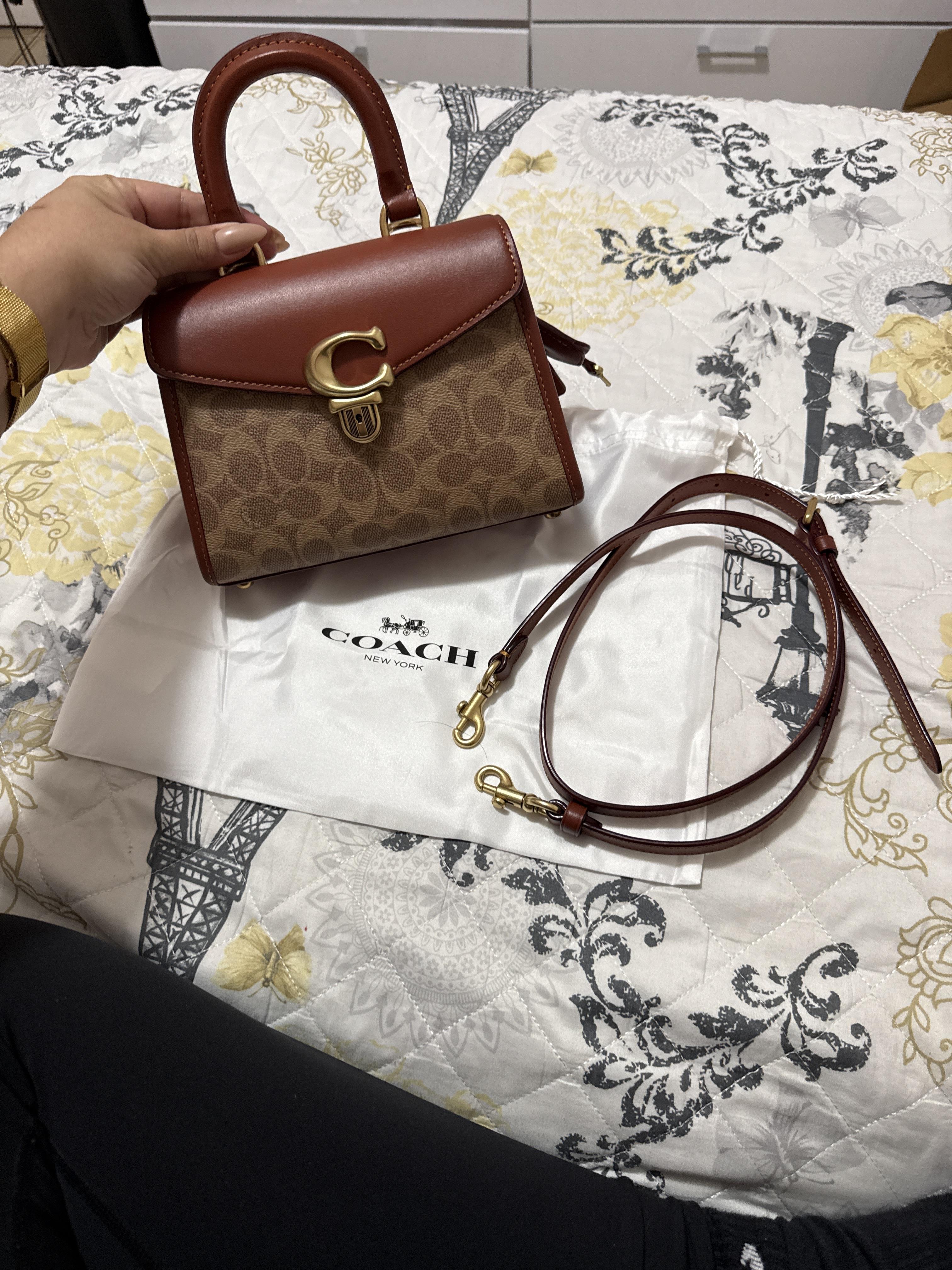 新品未使用★COACH 帽子＆マフラーセット リバーシブル シャンパンゴールド COACH® PT | Swing Zip Bag 20 | Bags | Coach