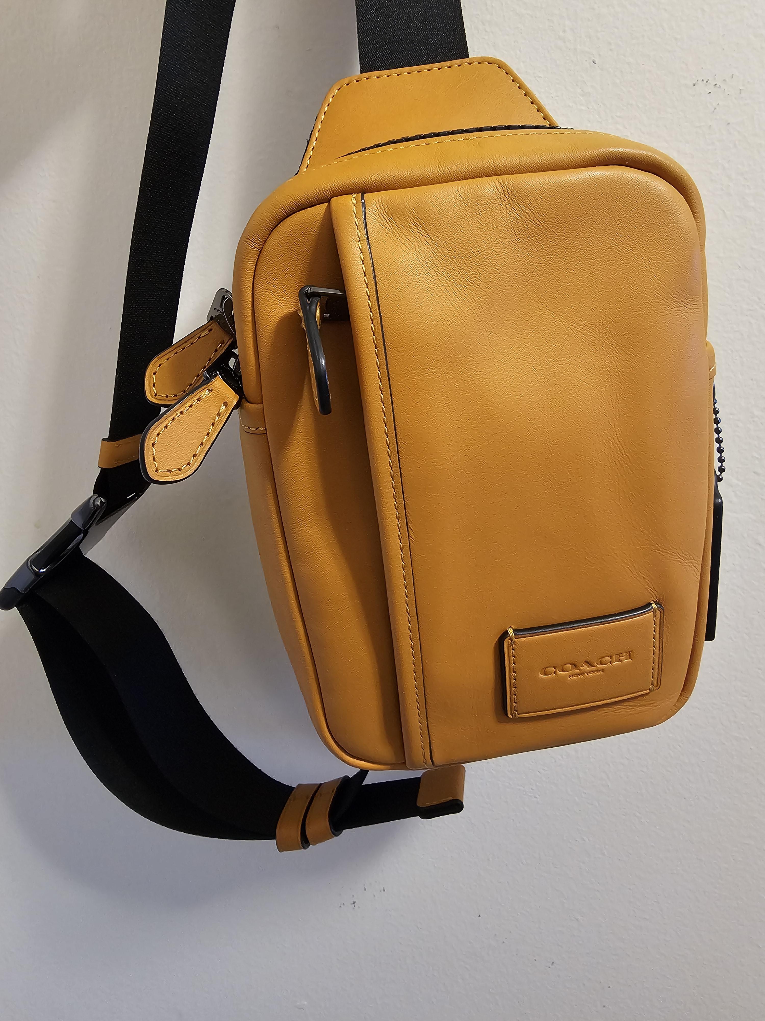 COACH ボディバッグ ブラウン/イエロー Coach Jamie Camera Bag In Signature Canvas | Brixton Baker