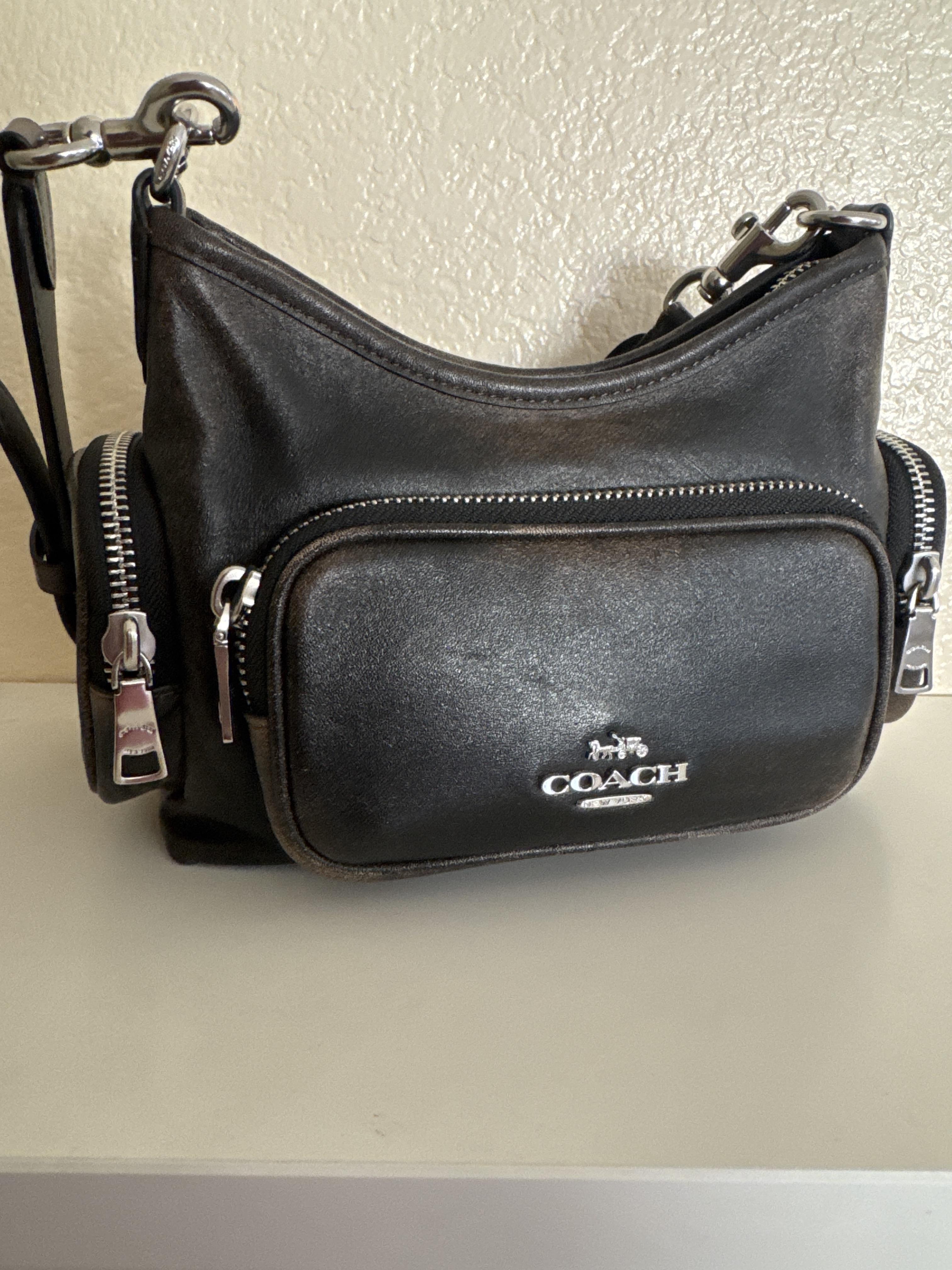 Laurel Shoulder Bag 22 With Pockets In Loved Leather | COACH®