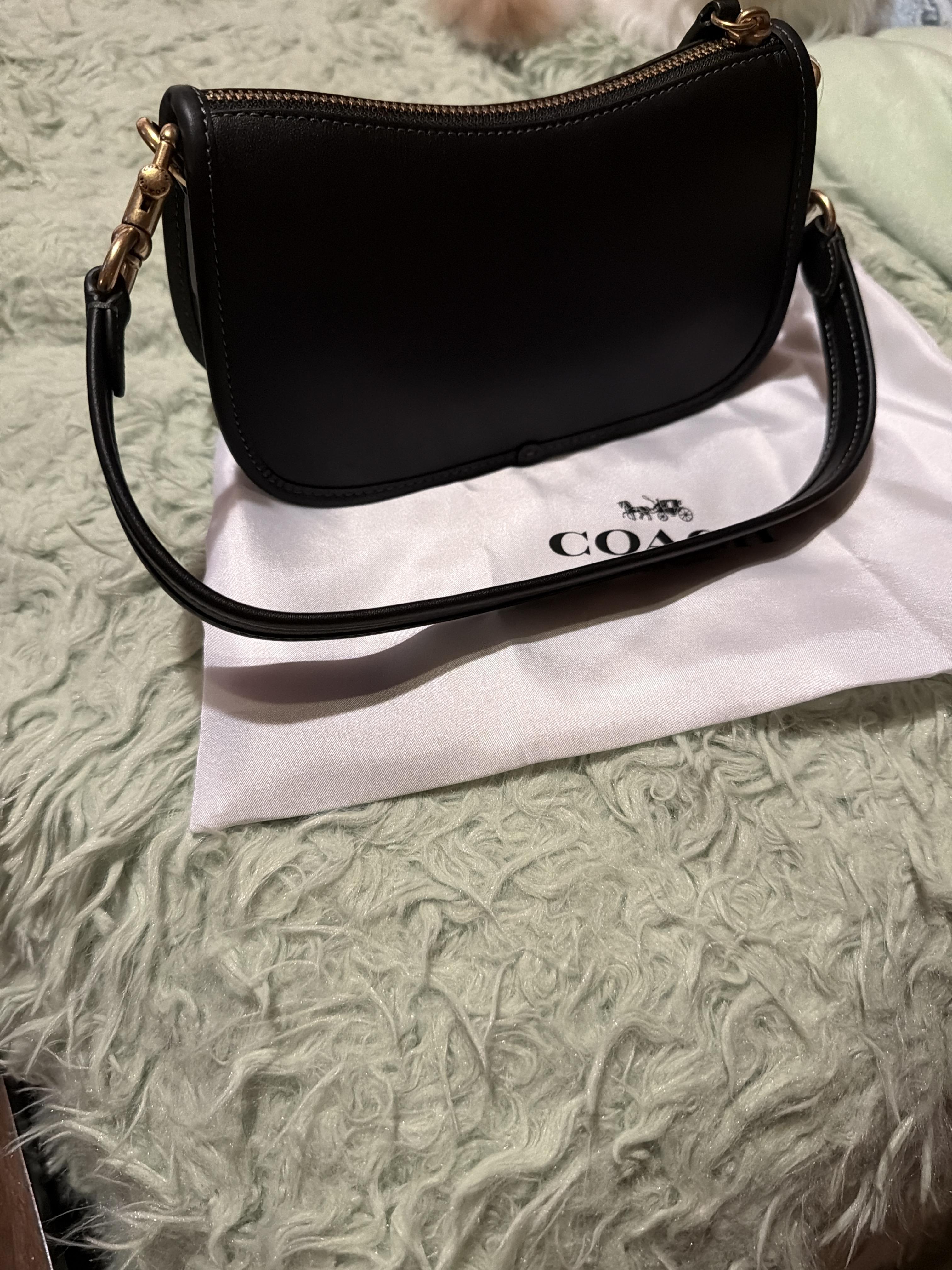 coach バッグ COACH® | Restored Swinger 20 In Signature Jacquard With