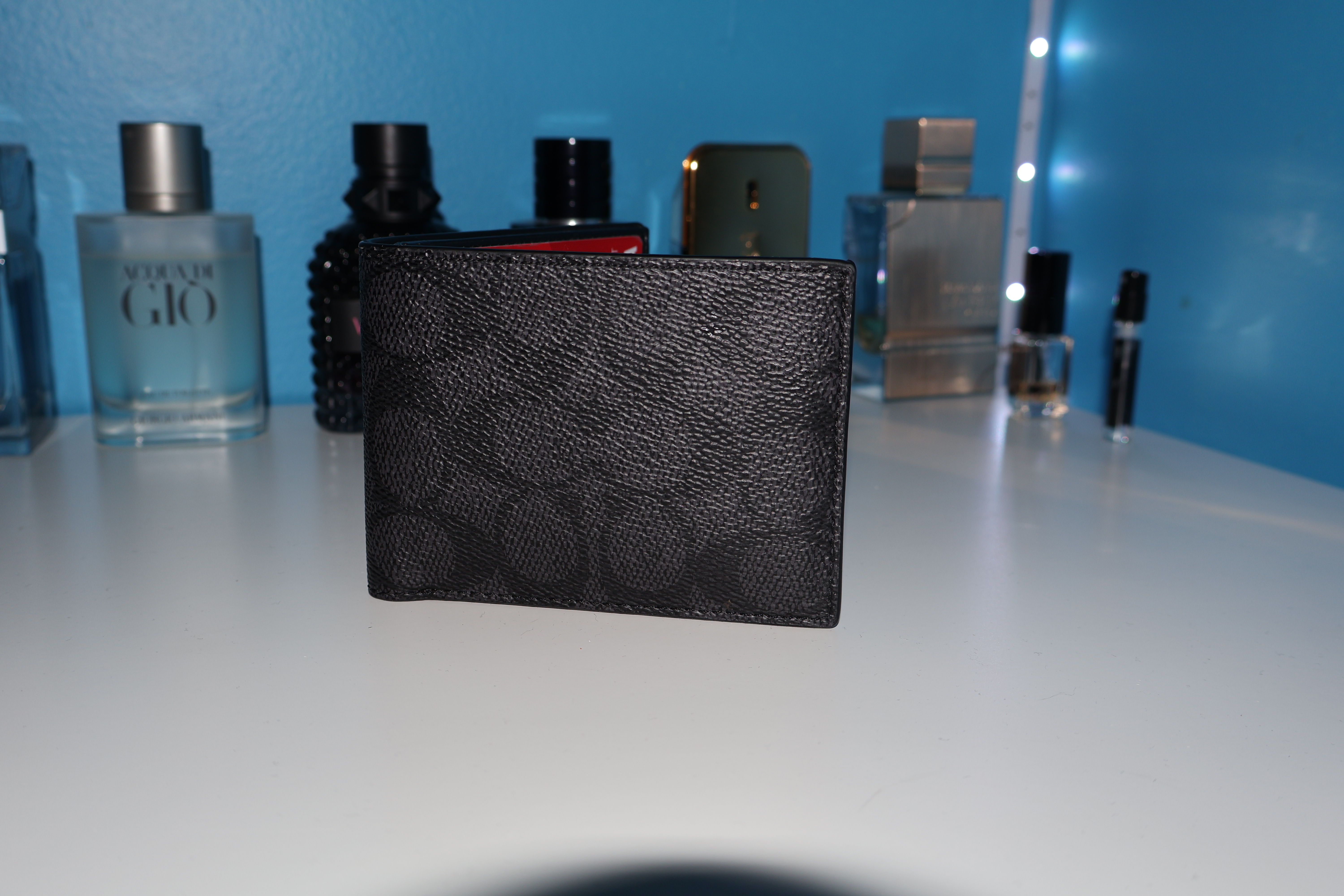 【COACH】Slim Billfold Wallet/Sketch Print COACH® | Slim Billfold Wallet With Coach Graphic