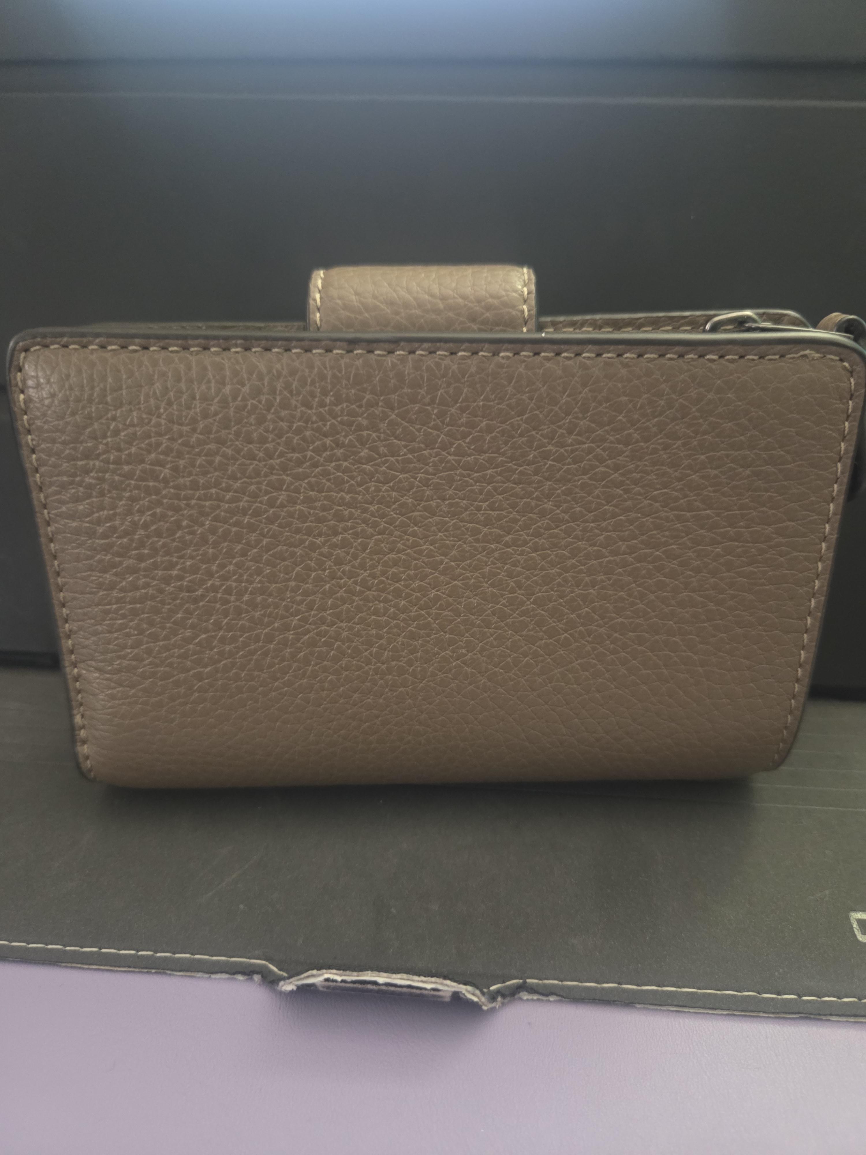 Medium Corner Zip Wallet In Signature Jacquard With Floral