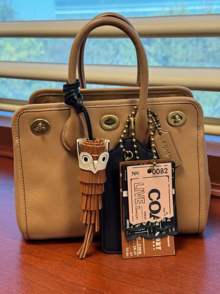 Buy Now Turnlock Tote Bag 22 | COACH®
