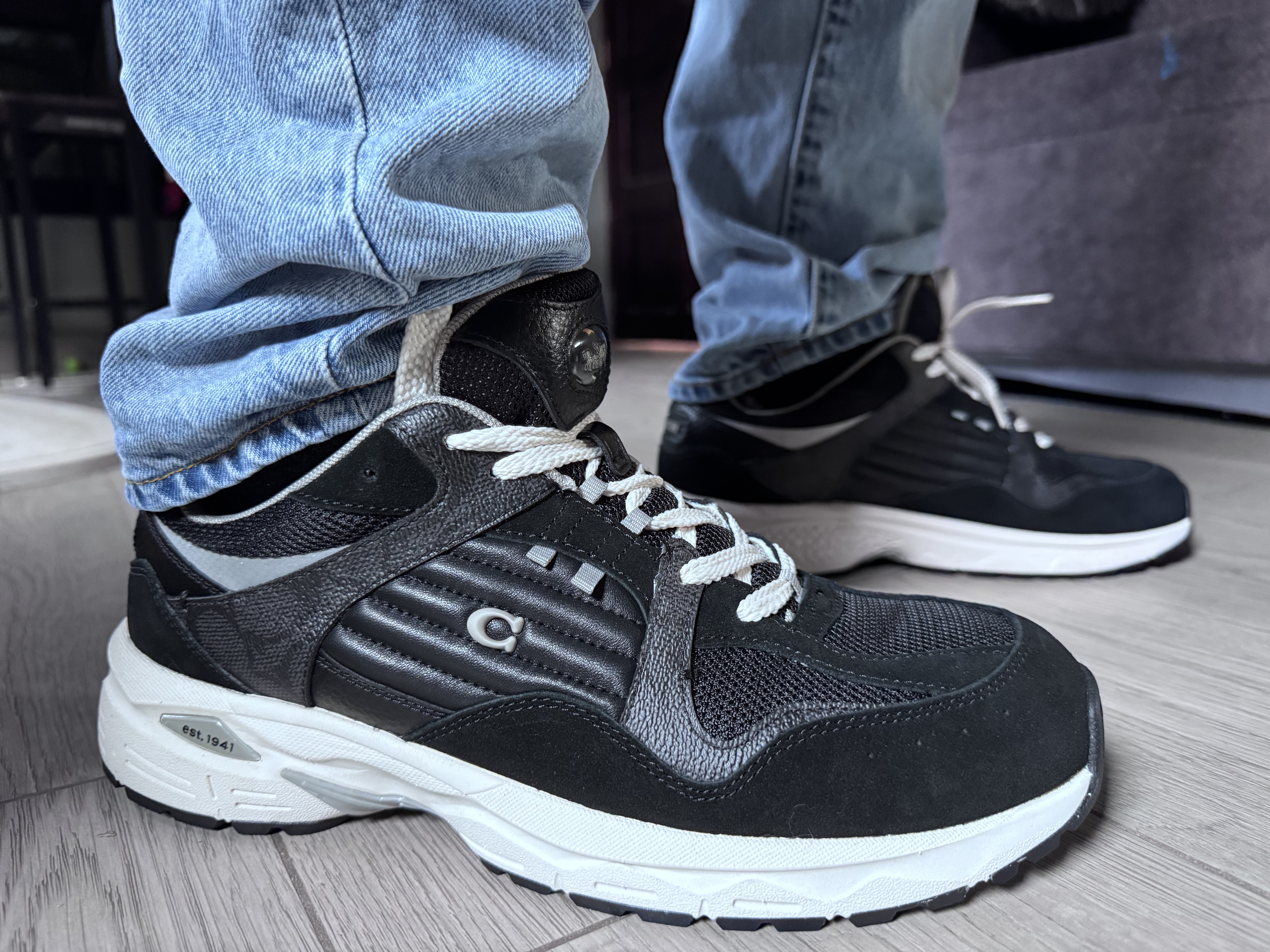 【Coach】メタリックレザーがクール C301 スニーカー COACH® | C301 Sneaker