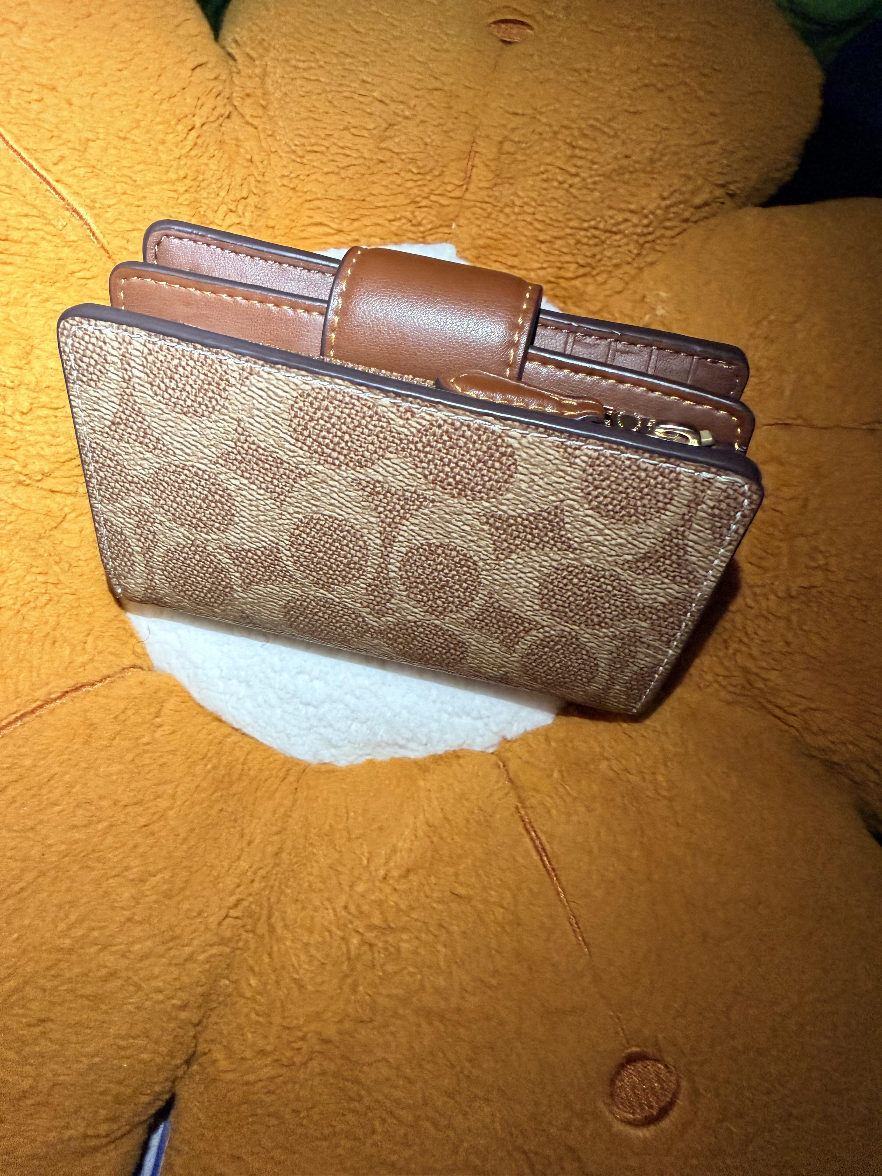 Medium Corner Zip Wallet In Signature Canvas | Wallets | Coach