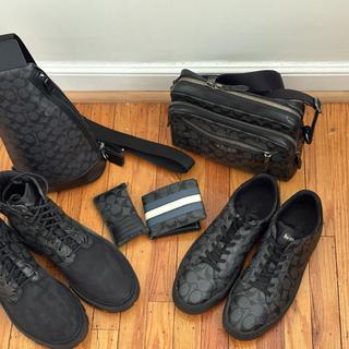 Dominic Sling Pack In Signature Canvas | Bags | Coach | COACH® display picture 1