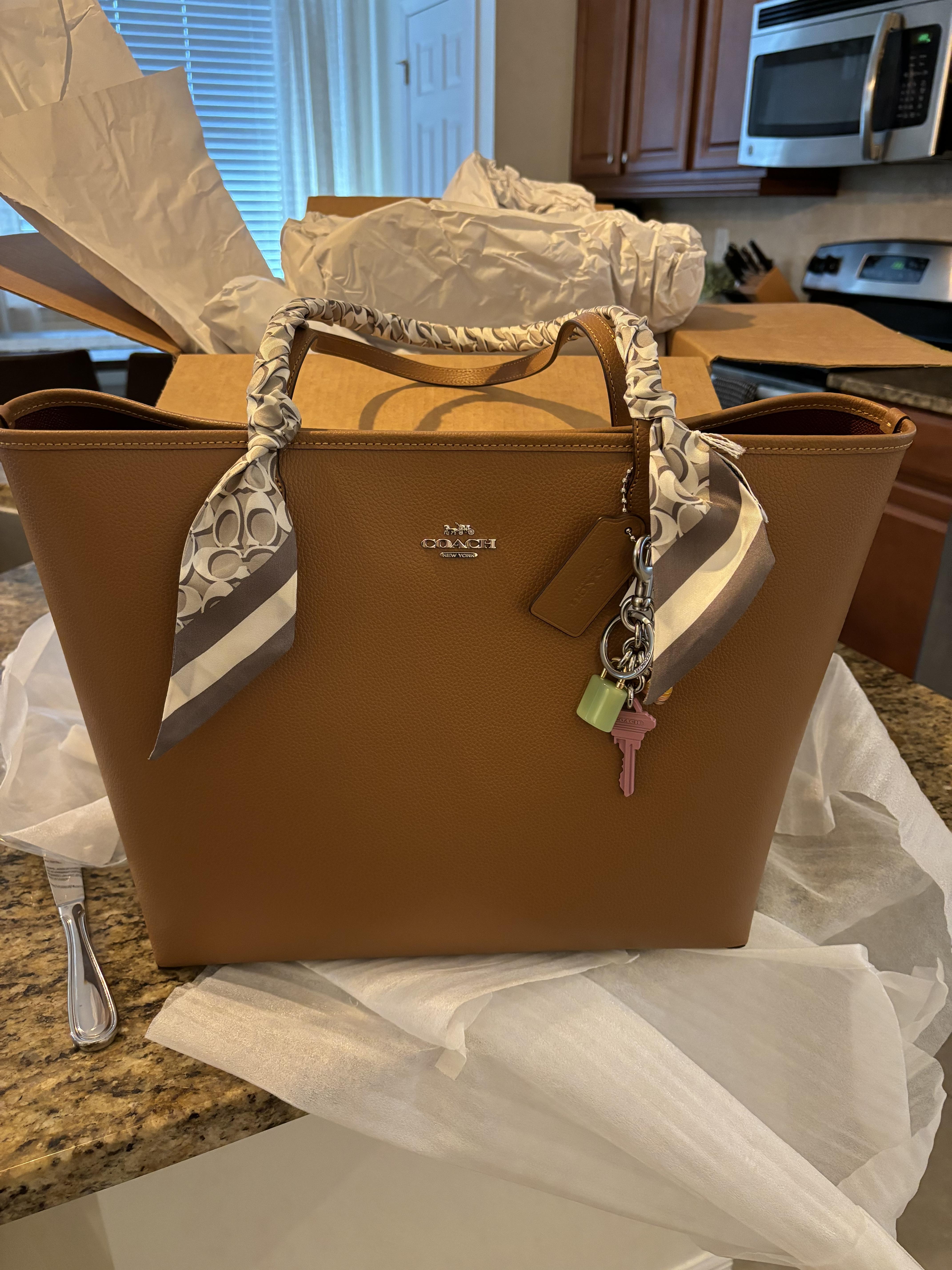 City Tote Bag In Signature Canvas | COACH®