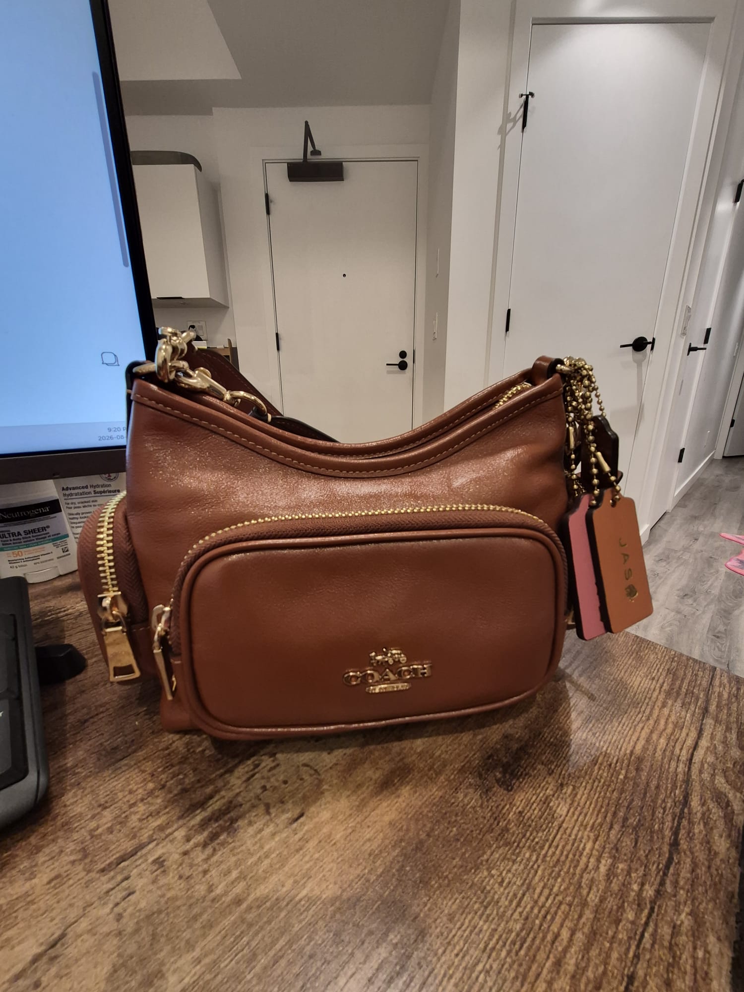 Laurel Shoulder Bag 22 With Pockets | COACH®