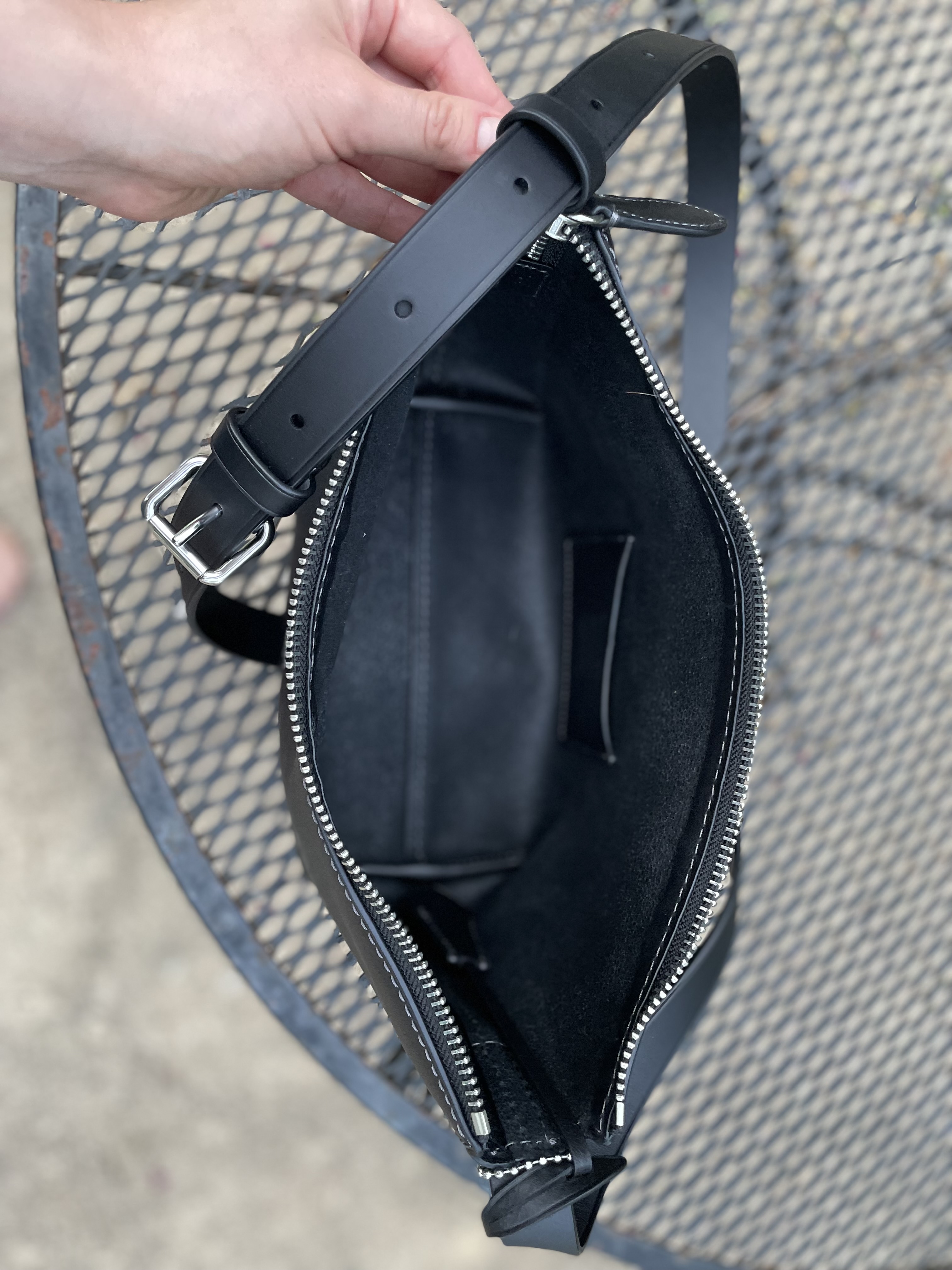 Mott Sling Bag 22 | COACH®
