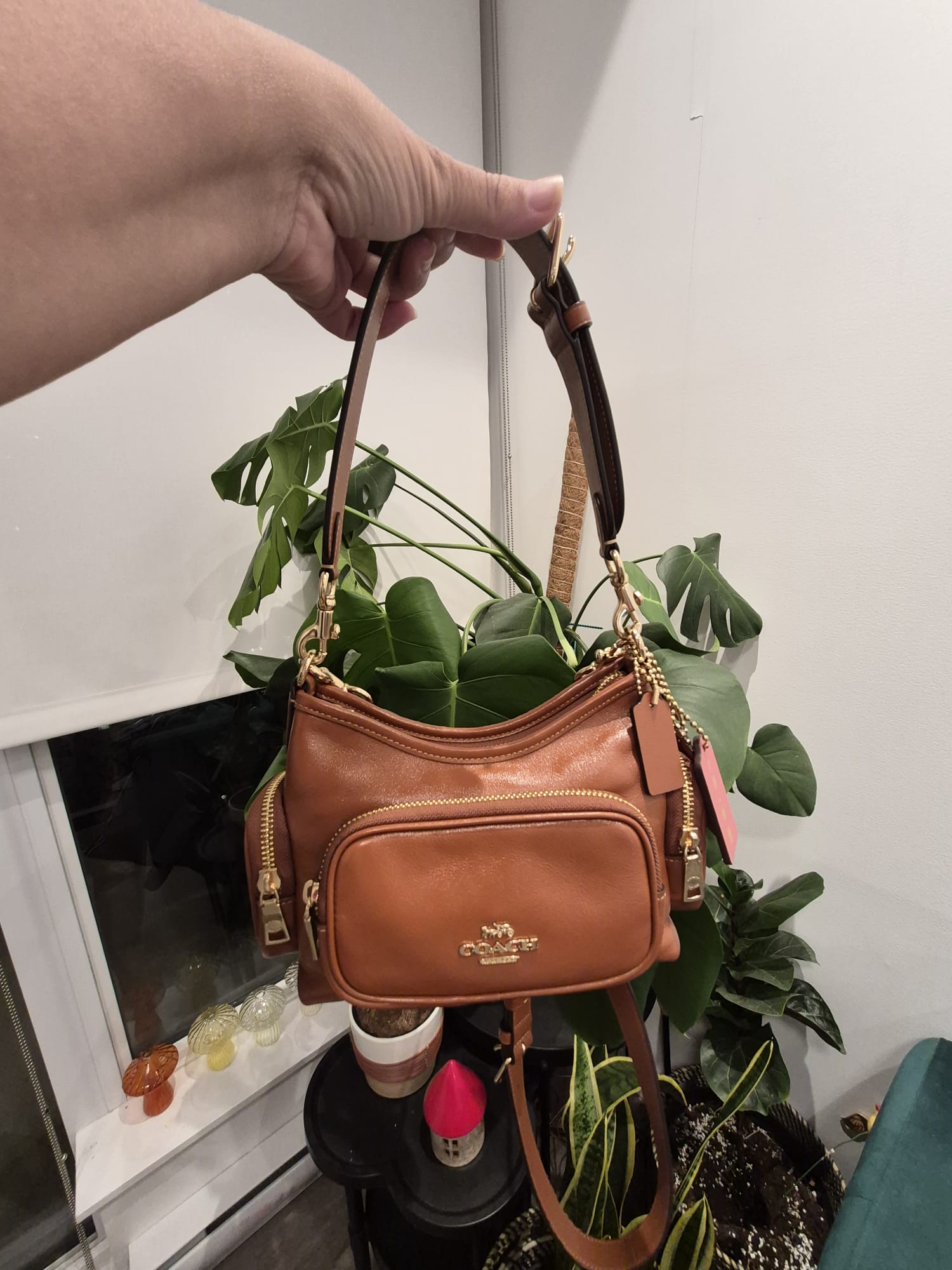 Laurel Shoulder Bag 22 With Buckles In Signature Canvas | COACH®
