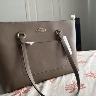 バッグ COACH Signature Canvas Leather Tote Bag Station Tote Bag In Signature Canvas | Bags | Coach | COACH®