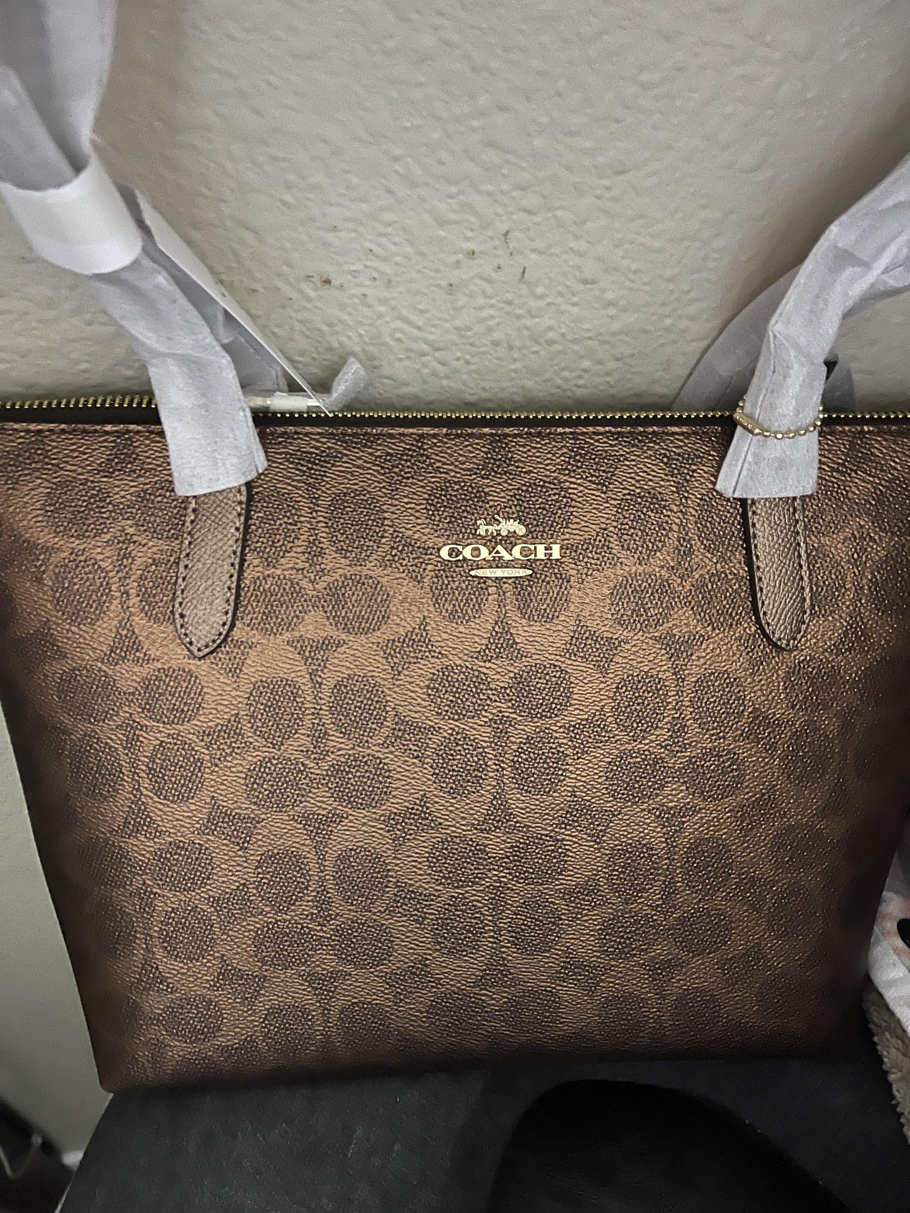 Fiona Zip Tote Bag In Signature Canvas | COACH®